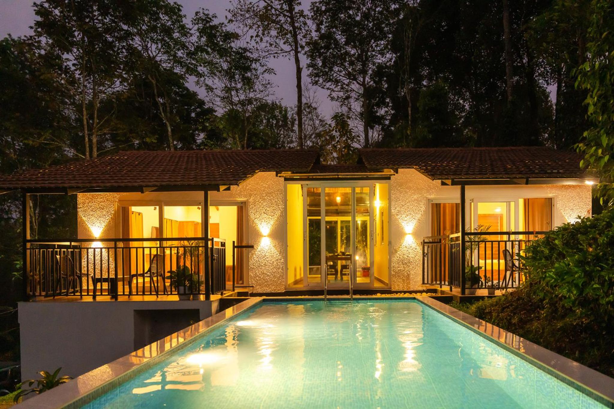 Tealawn Pool Villa, Munnar
