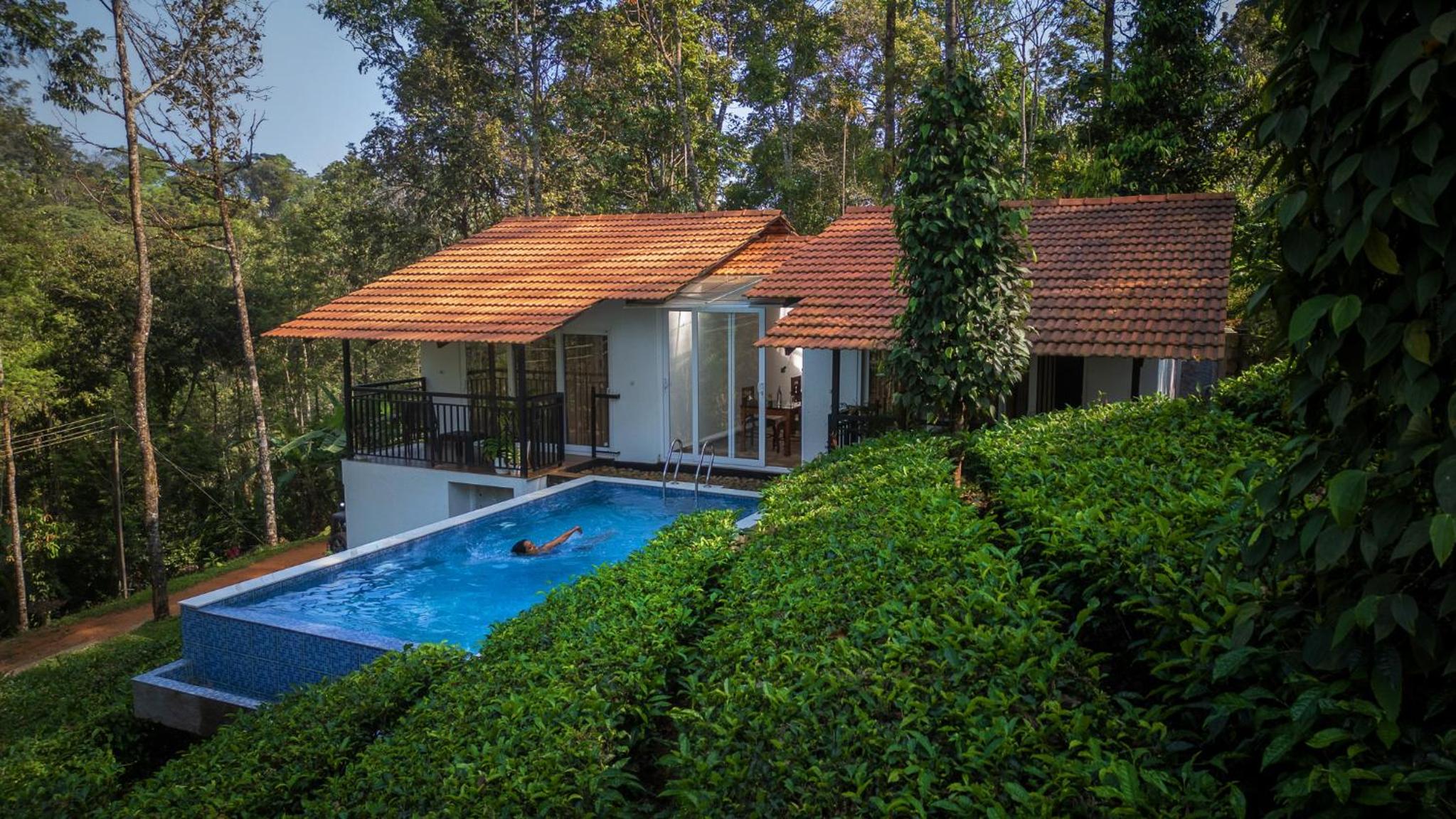 Tealawn Pool Villa, Munnar