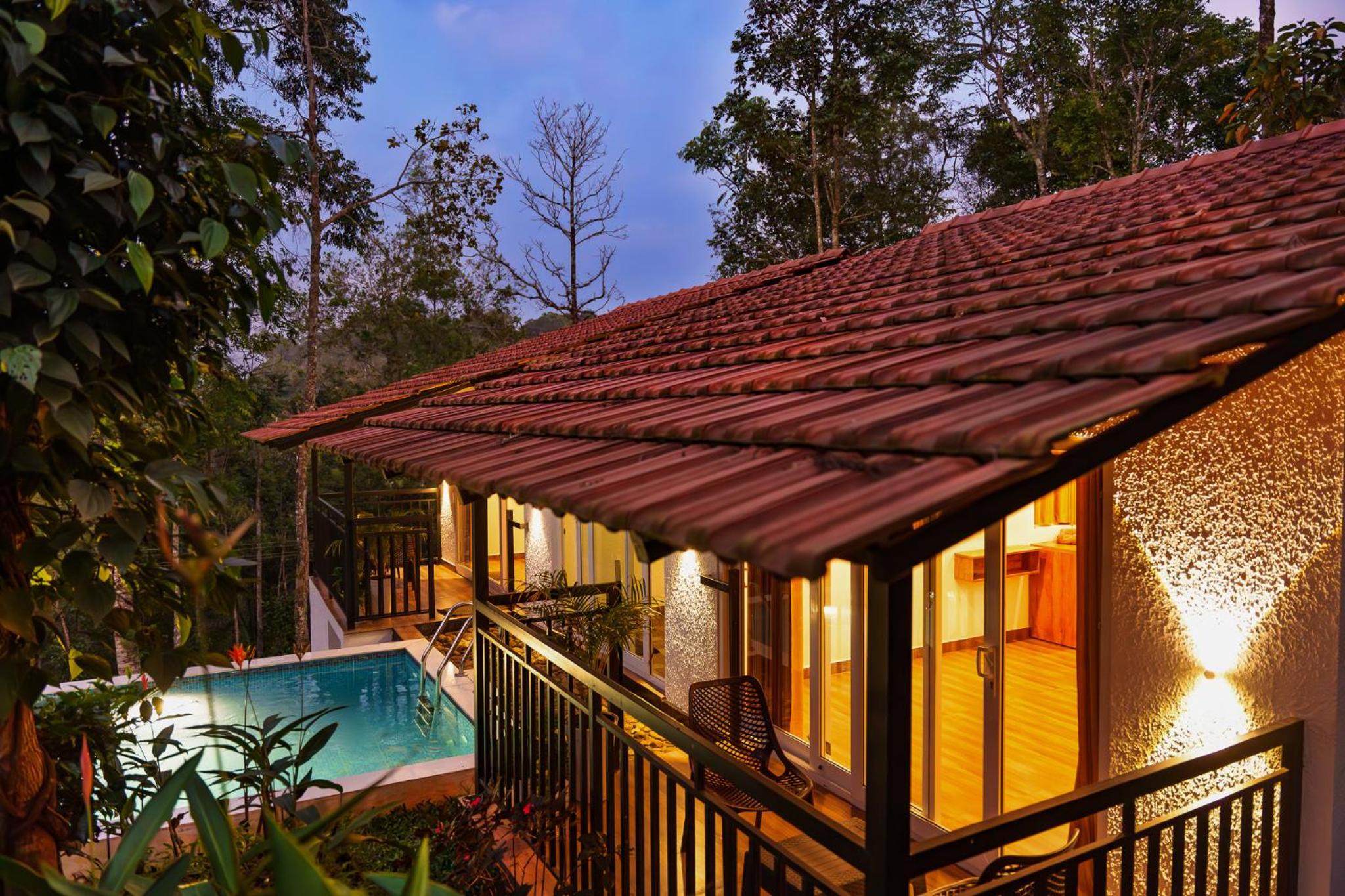 Tealawn Pool Villa, Munnar