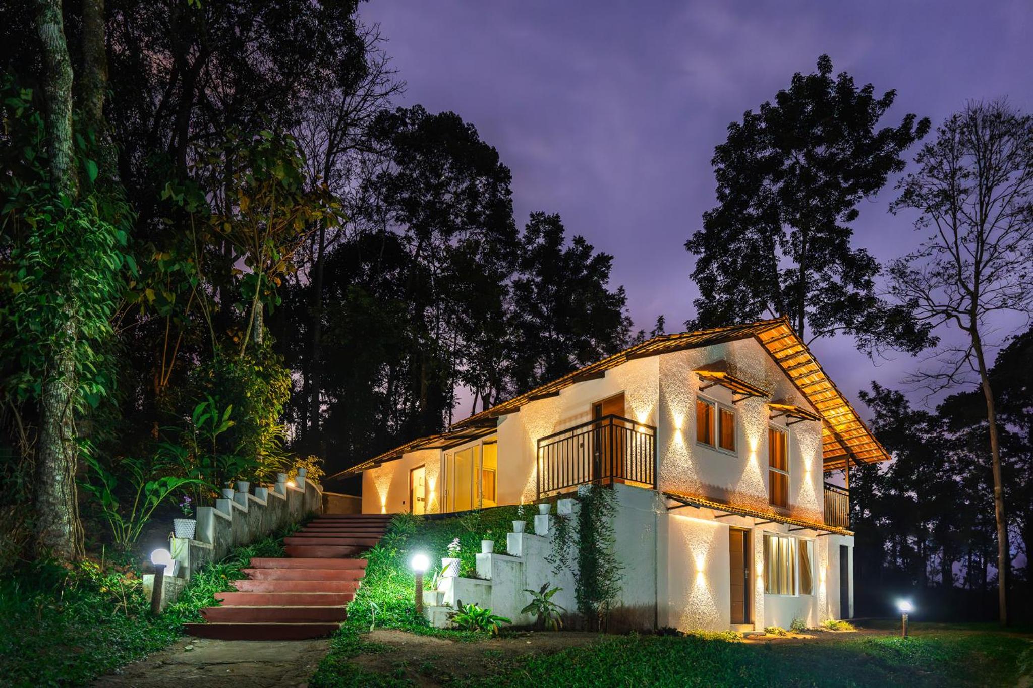 Tealawn Pool Villa, Munnar