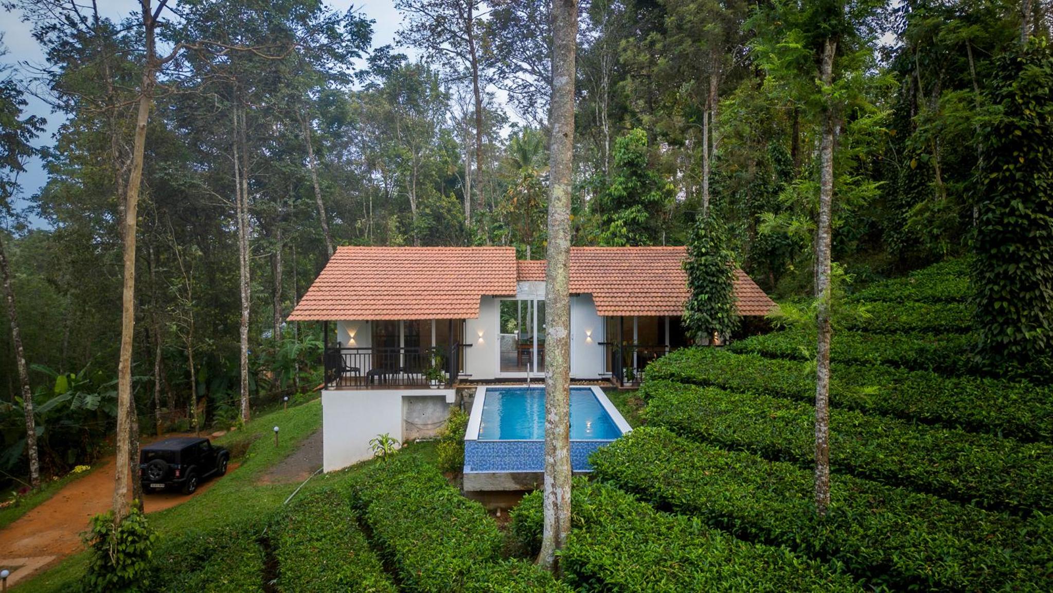 Tealawn Pool Villa, Munnar