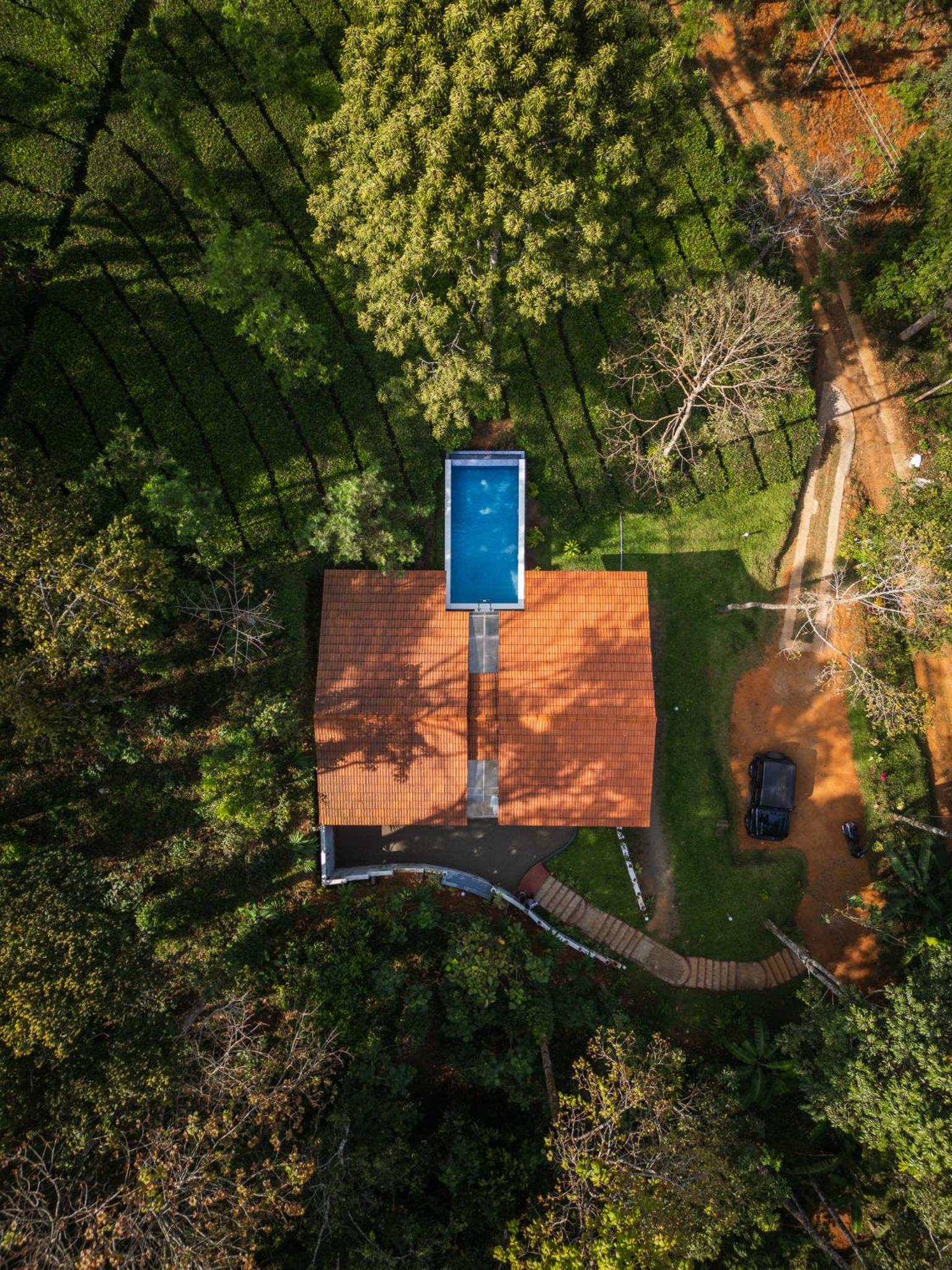 Tealawn Pool Villa, Munnar
