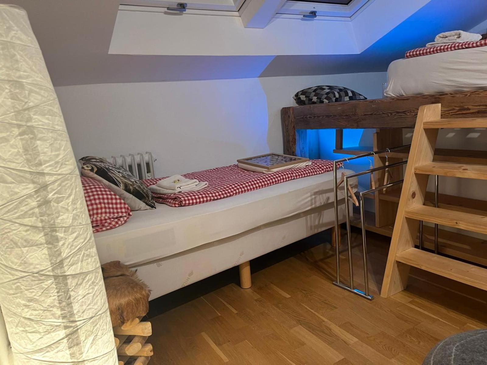 Glückliche Kuh-Villa - Achtsamer Rückzugsort mit Traumgarten, Schwimmteich & Raum zum Sein bis 18 Personen - Allgäu