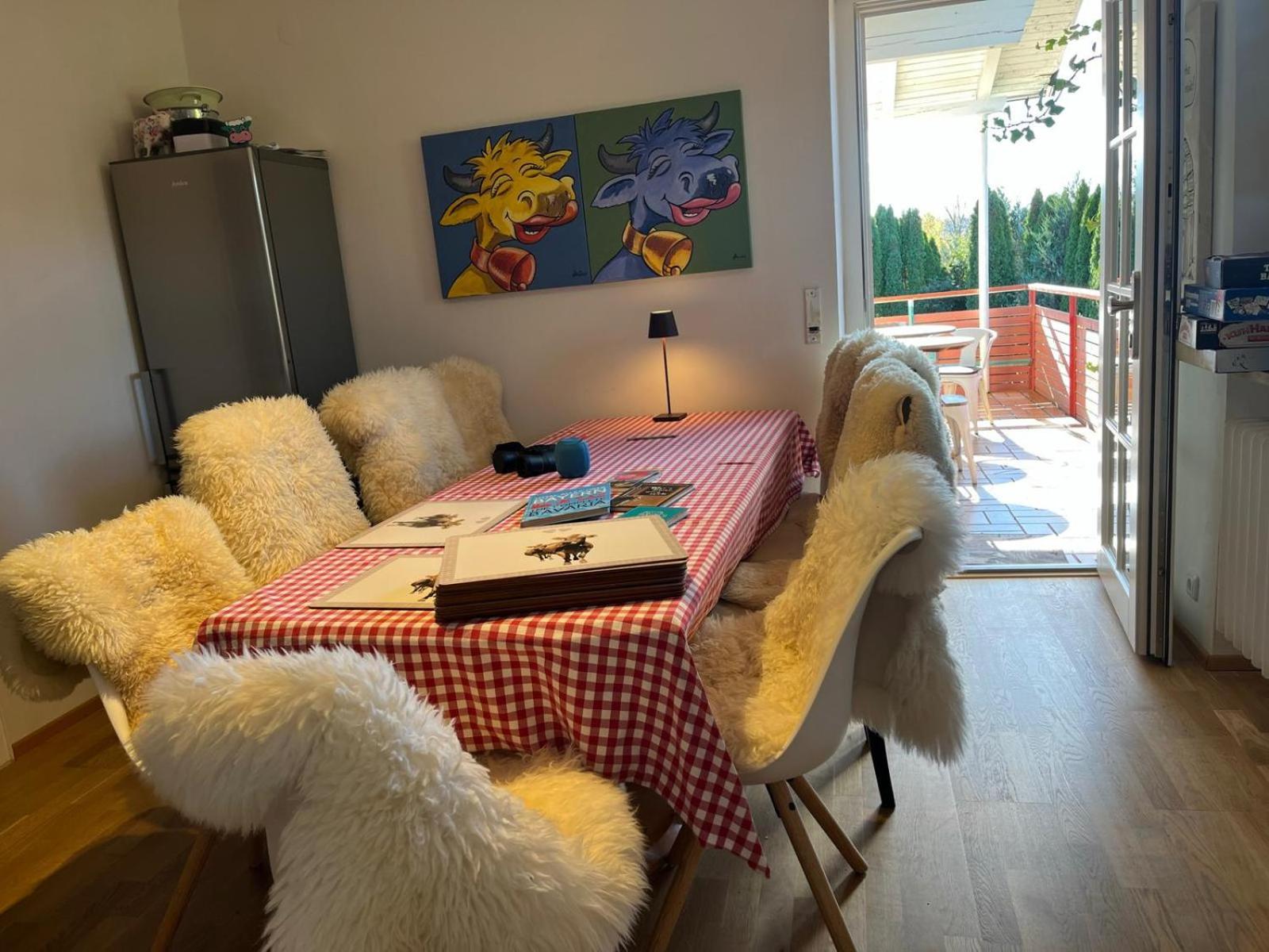 Glückliche Kuh-Villa - Achtsamer Rückzugsort mit Traumgarten, Schwimmteich & Raum zum Sein bis 18 Personen - Allgäu