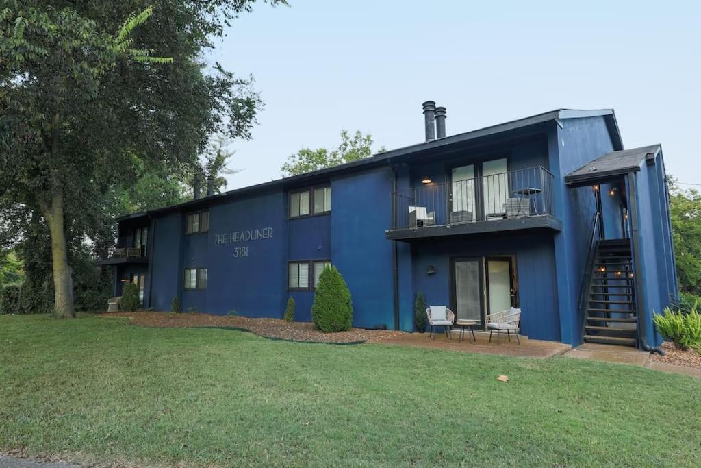 Modern 2BR with Optional Parking Near Vanderbilt & Music Row, Walk to Centennial Park & Mins to Broadway view 5