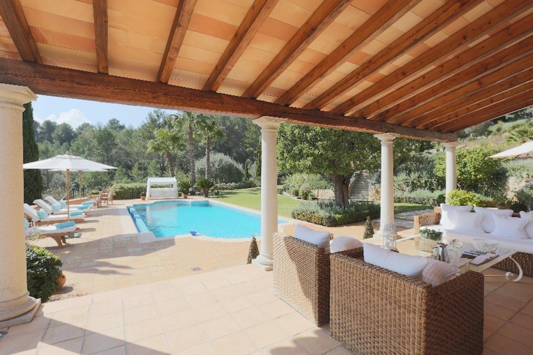 Residencia Baranda by Vida Villas