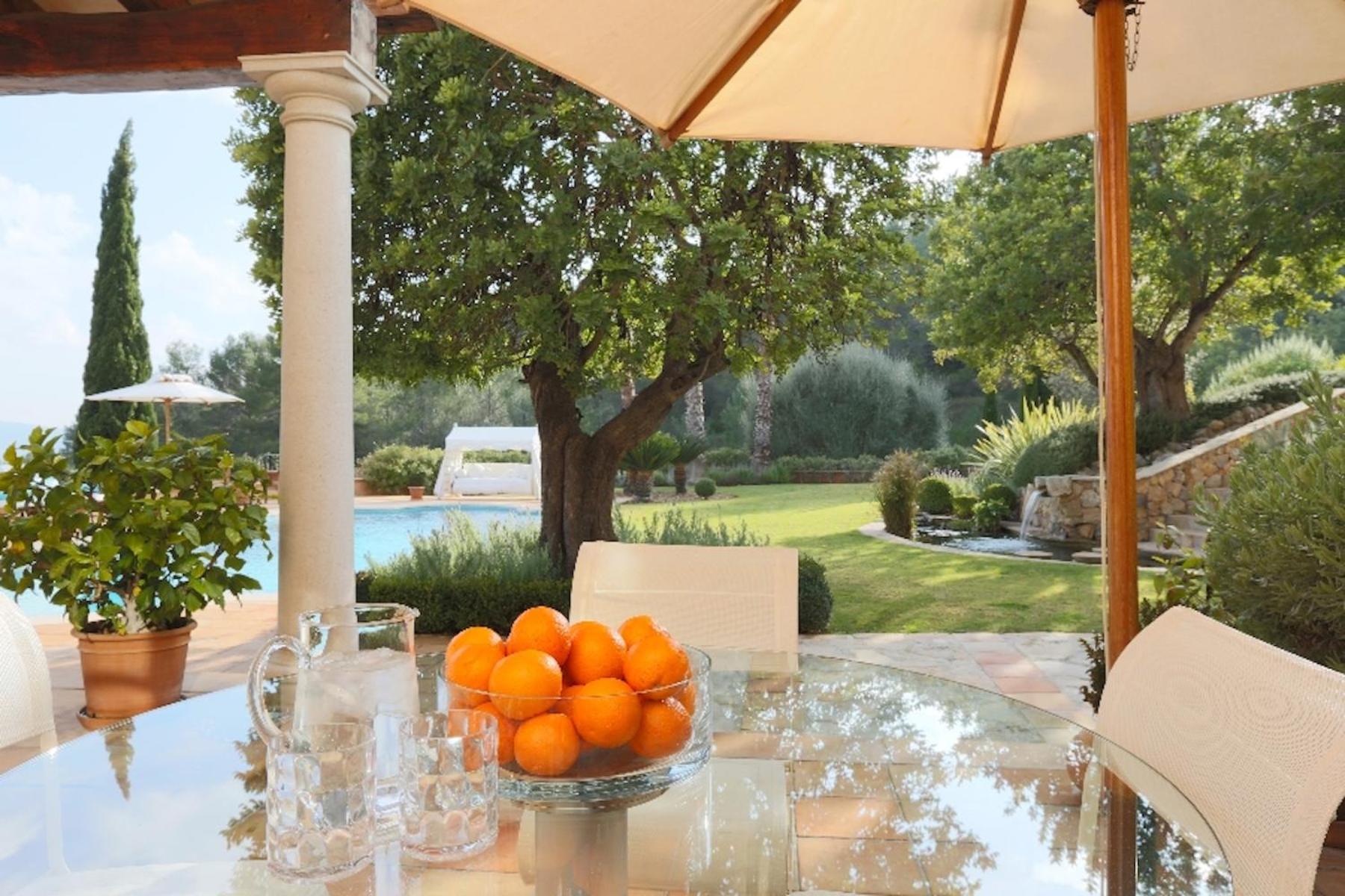 Residencia Baranda by Vida Villas