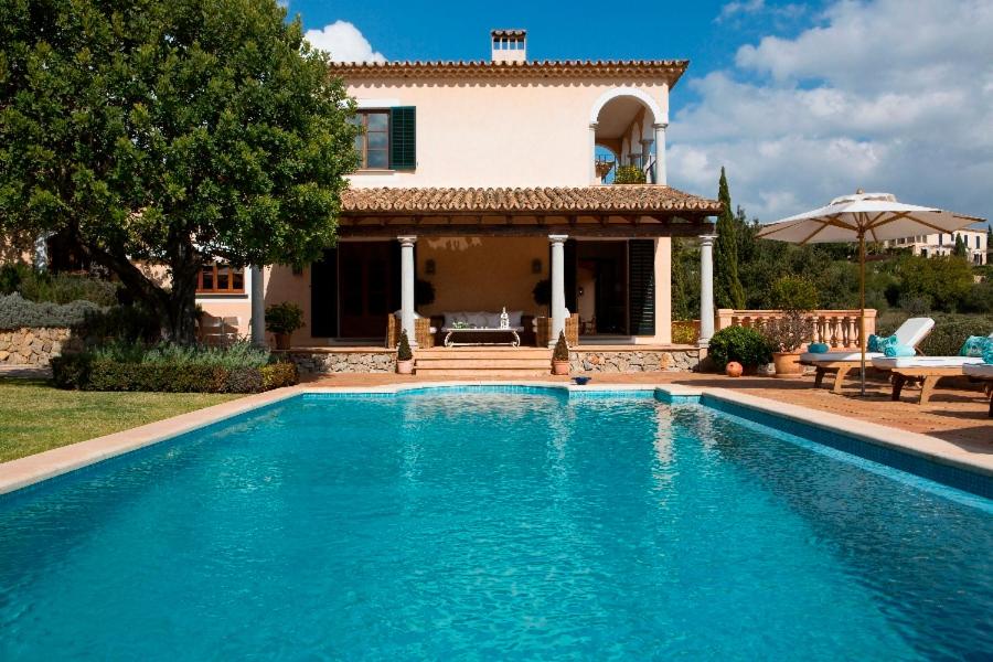 Residencia Baranda by Vida Villas