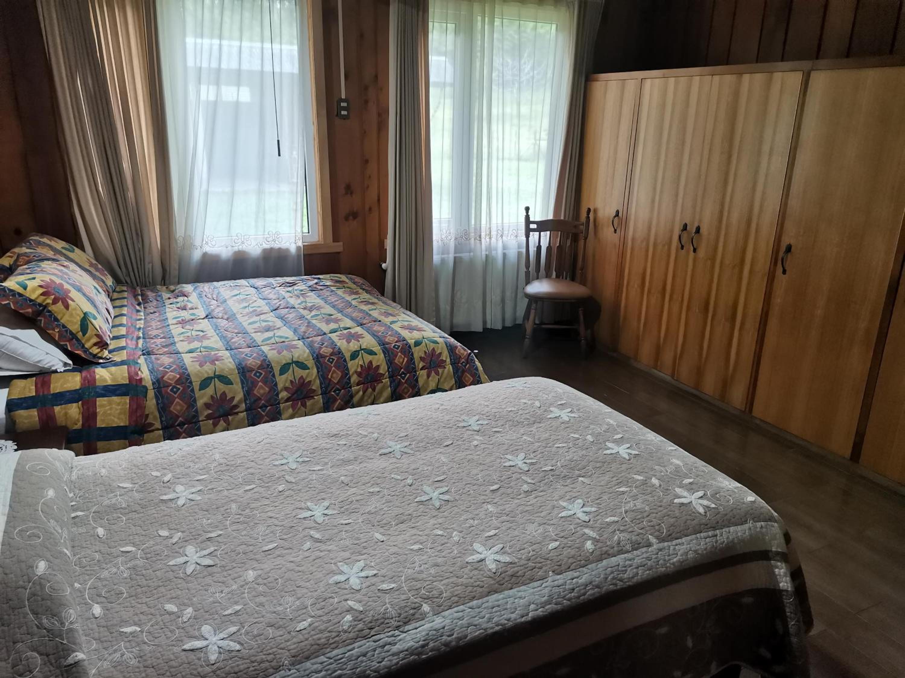 Cabañas y Hostal Casa de Campo Rukaleufu a orillas del Rio Huiscapi