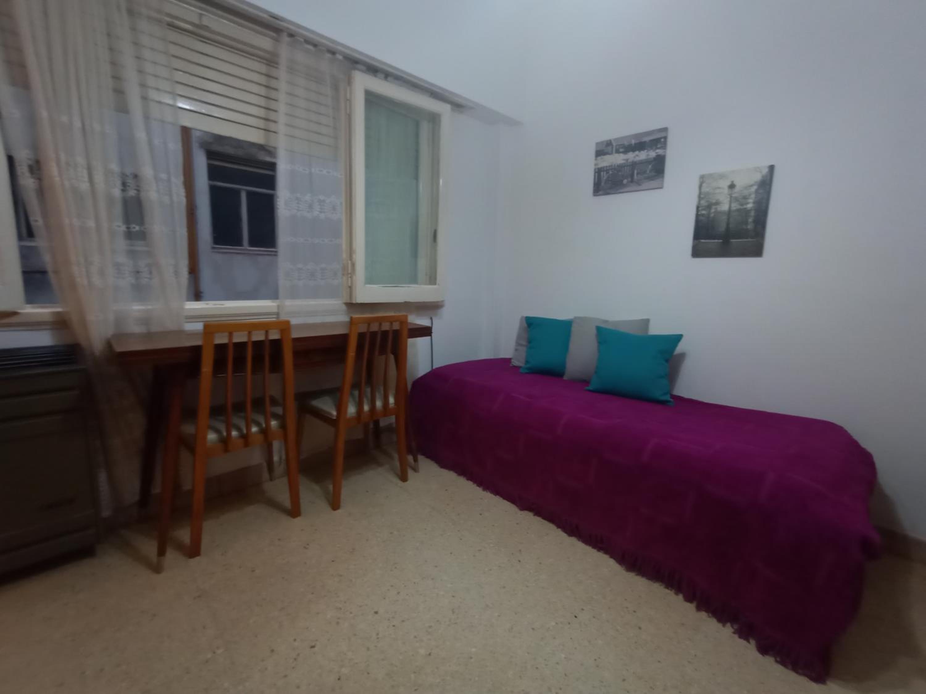 Depto. 4 personas, 2 ambientes. Microcentro Mar del Plata.