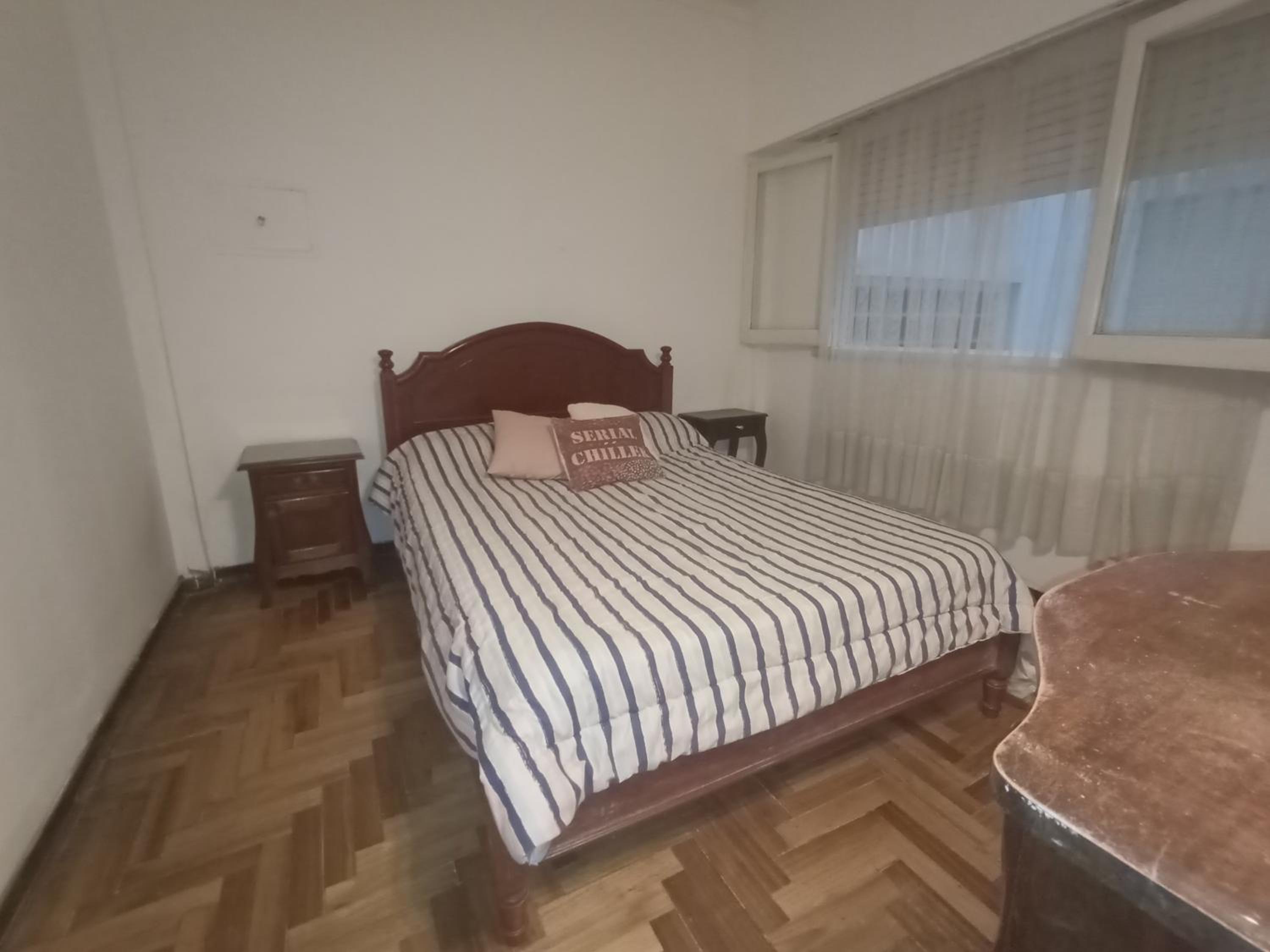 Depto. 4 personas, 2 ambientes. Microcentro Mar del Plata.