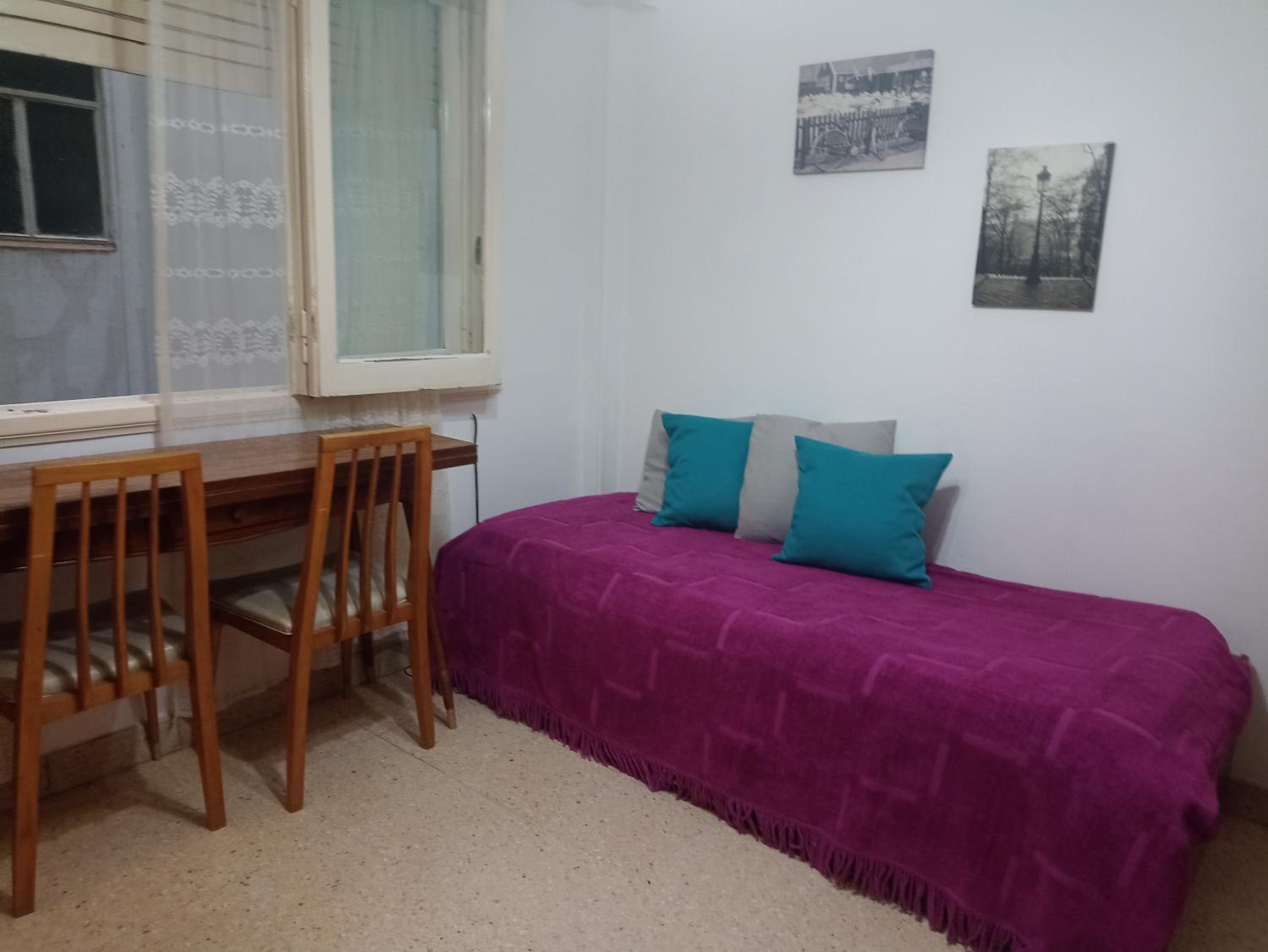 Depto. 4 personas, 2 ambientes. Microcentro Mar del Plata.
