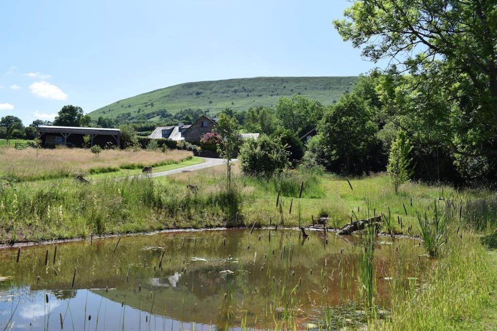 Luxury Spacious Country Home w/ Mountain Views view 5