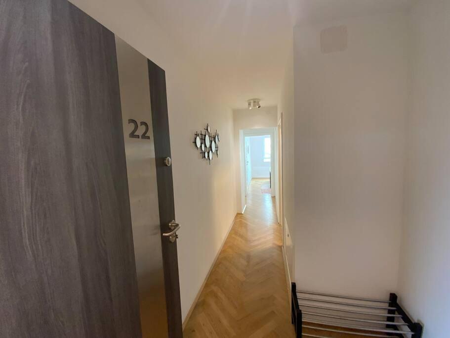 Central & Modern in Trendy Area l HG22