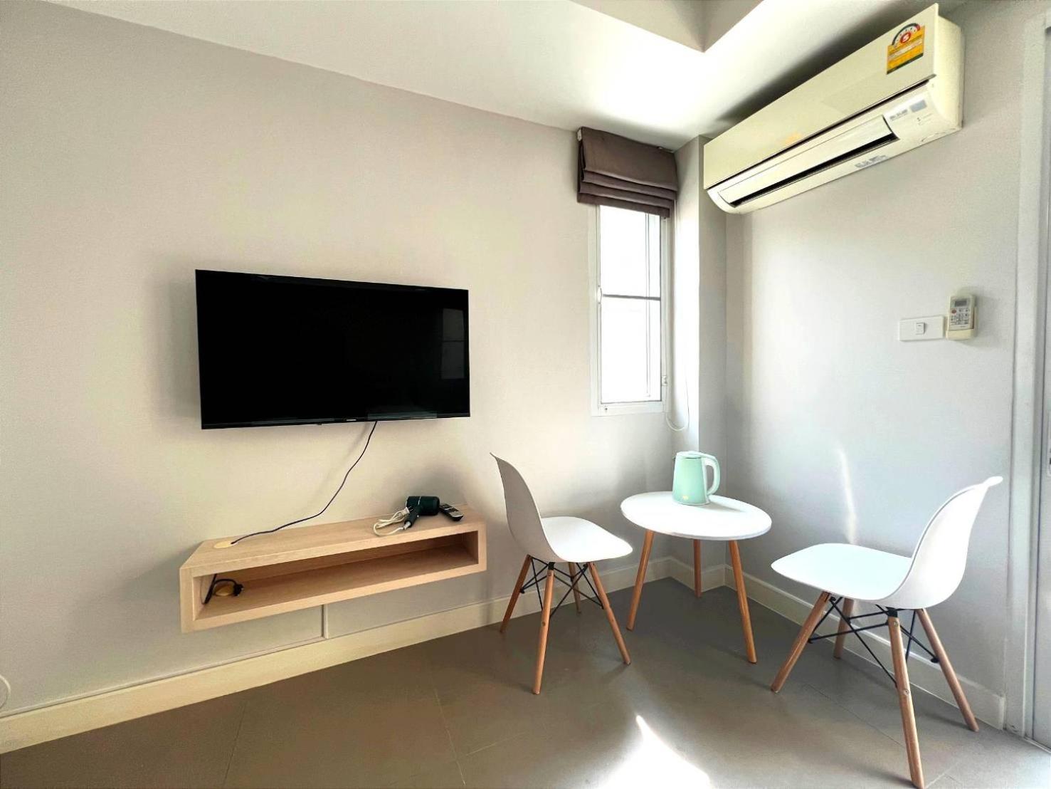Mitr Inn Mrt Samyot Station - The Grand Palace
