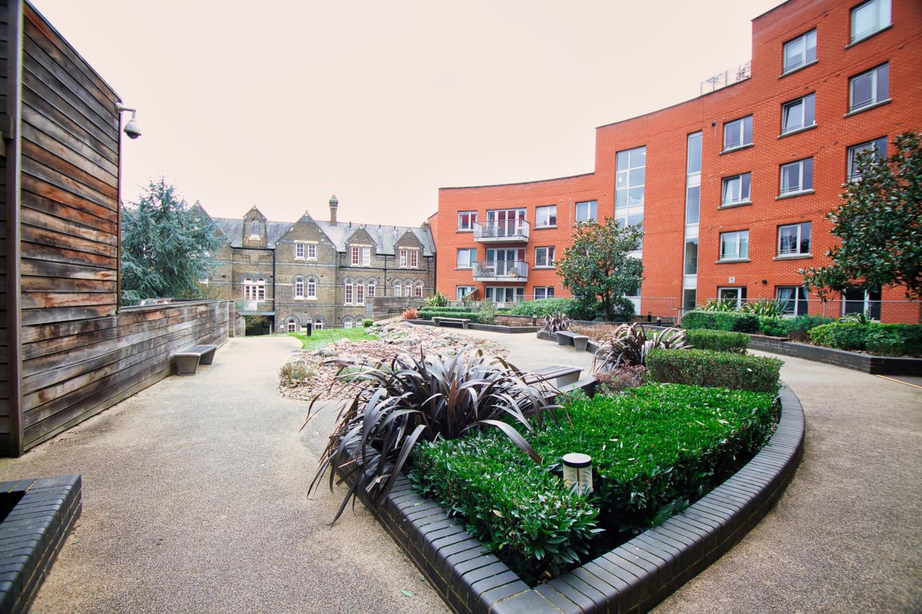 2 bed flat in Islington