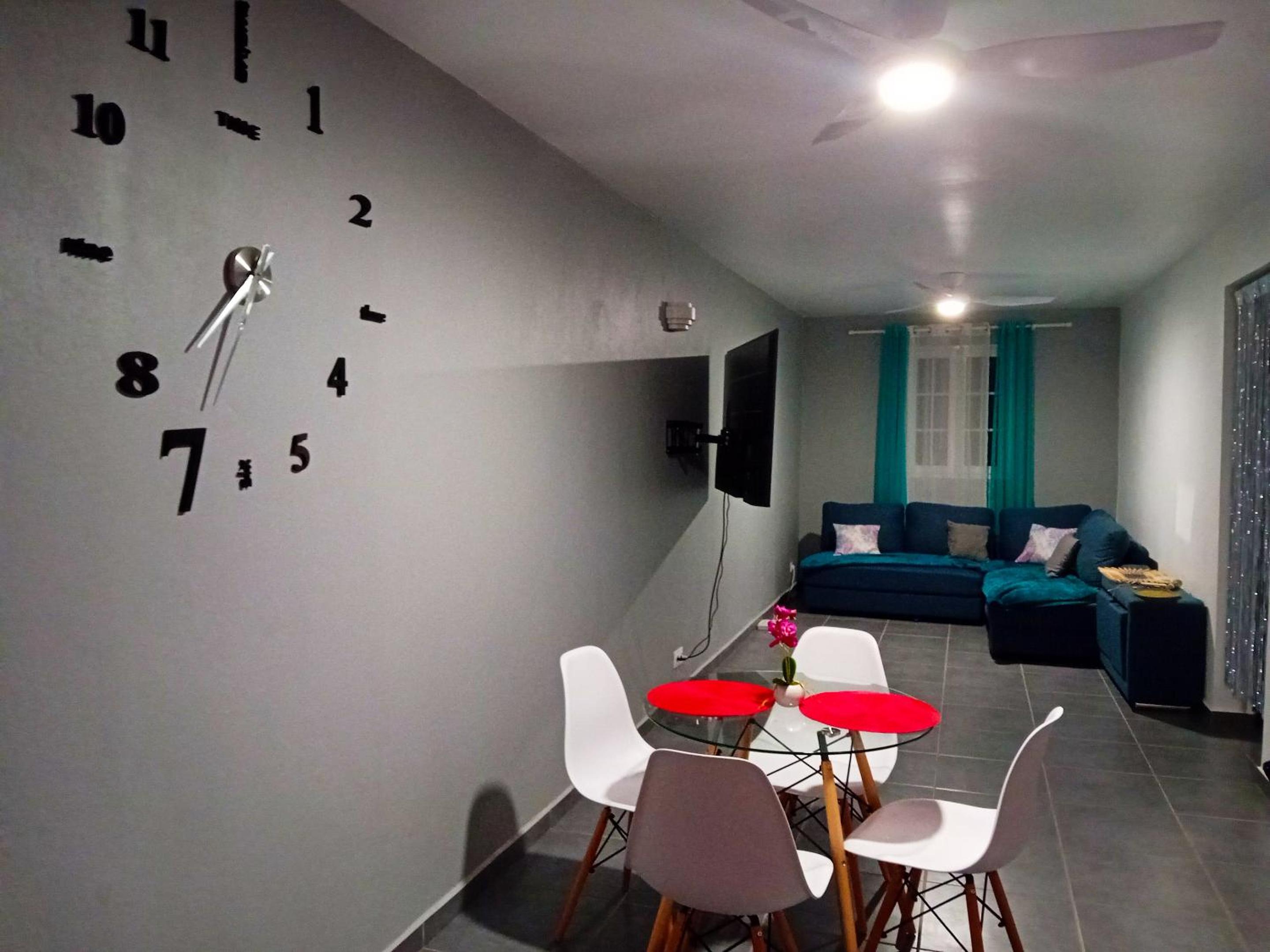 Studio charmant au Moule avec jardin et balcon 70 m²