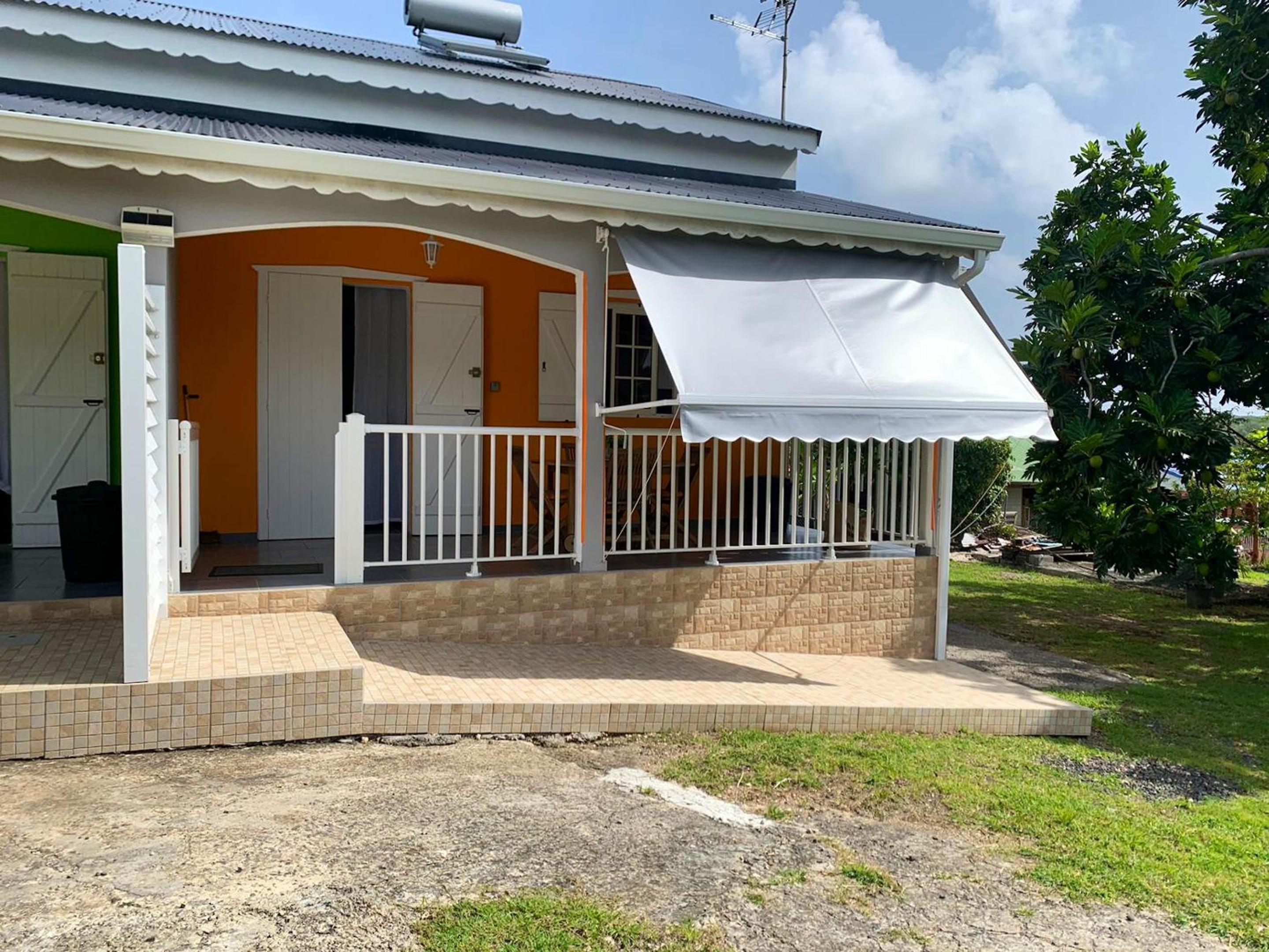 Studio charmant au Moule avec jardin et balcon 70 m²