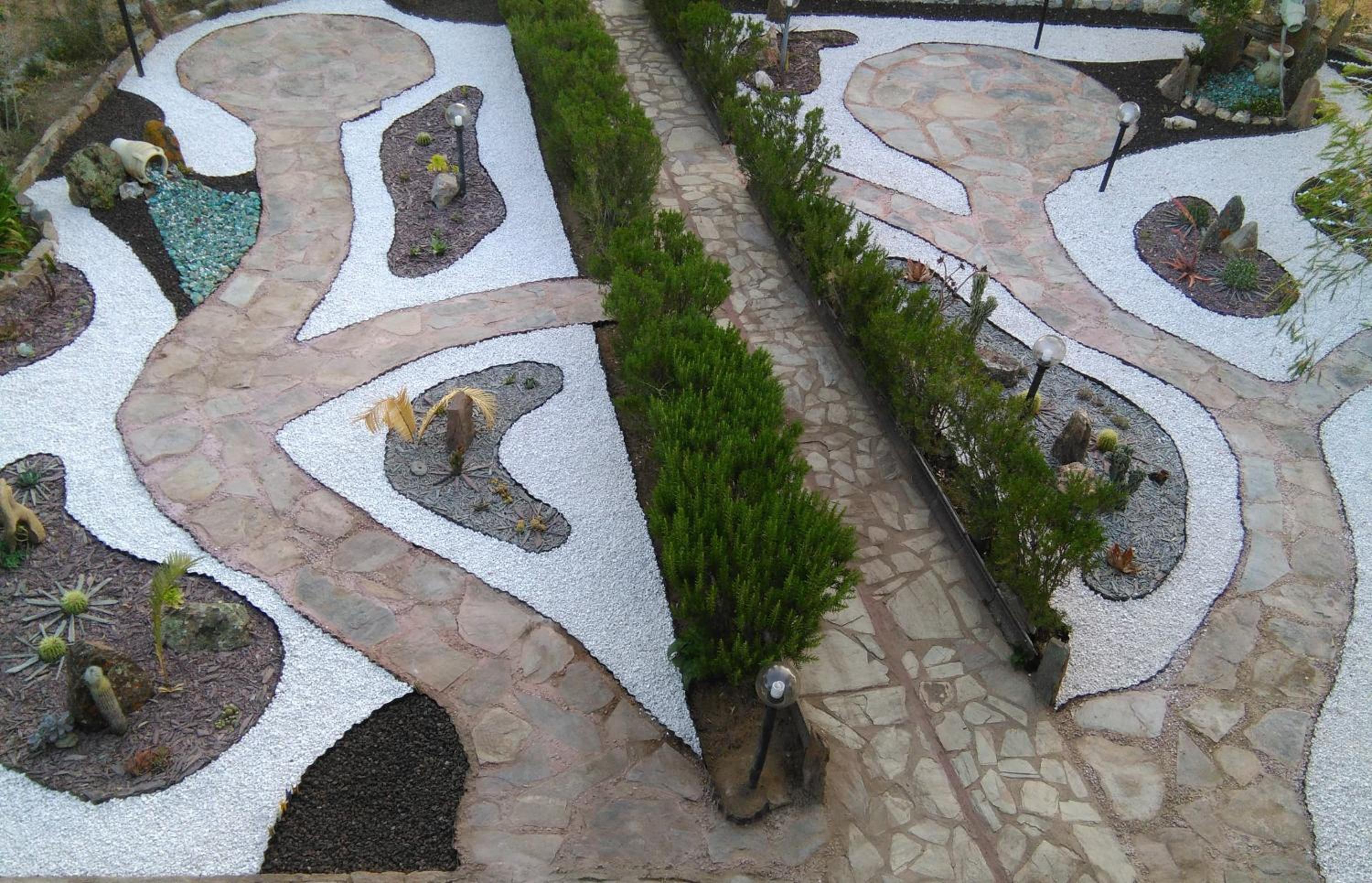 GardenRocks