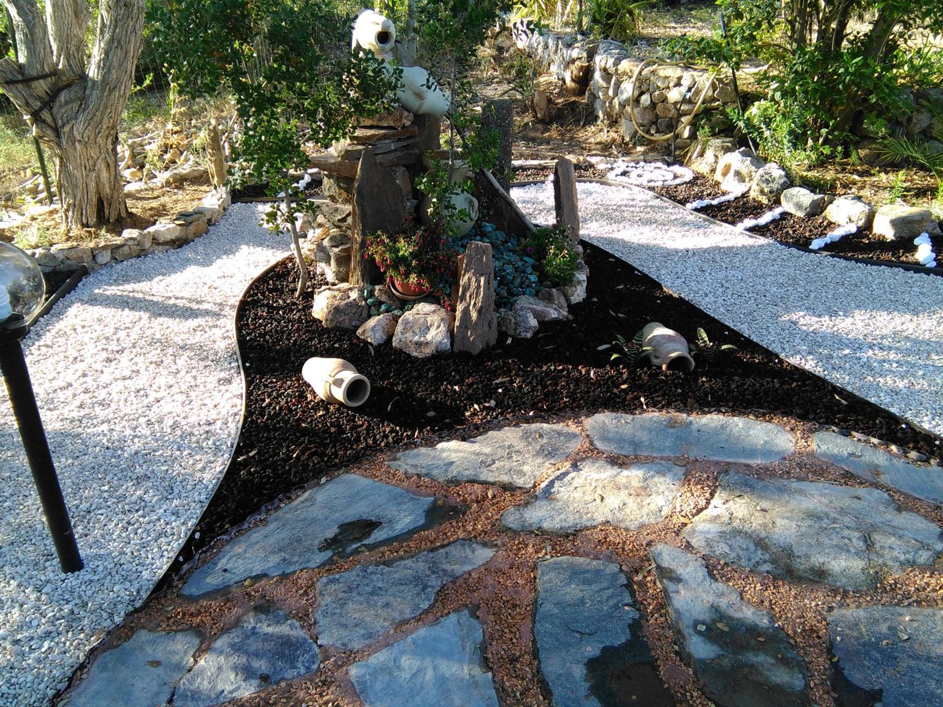 GardenRocks