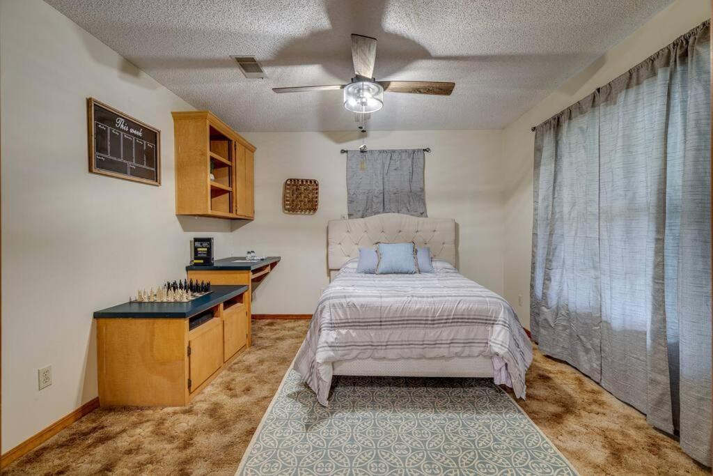 West Monroe Vacations - Rustic Flames 4-Bedroom Comfort - Property Image 19
