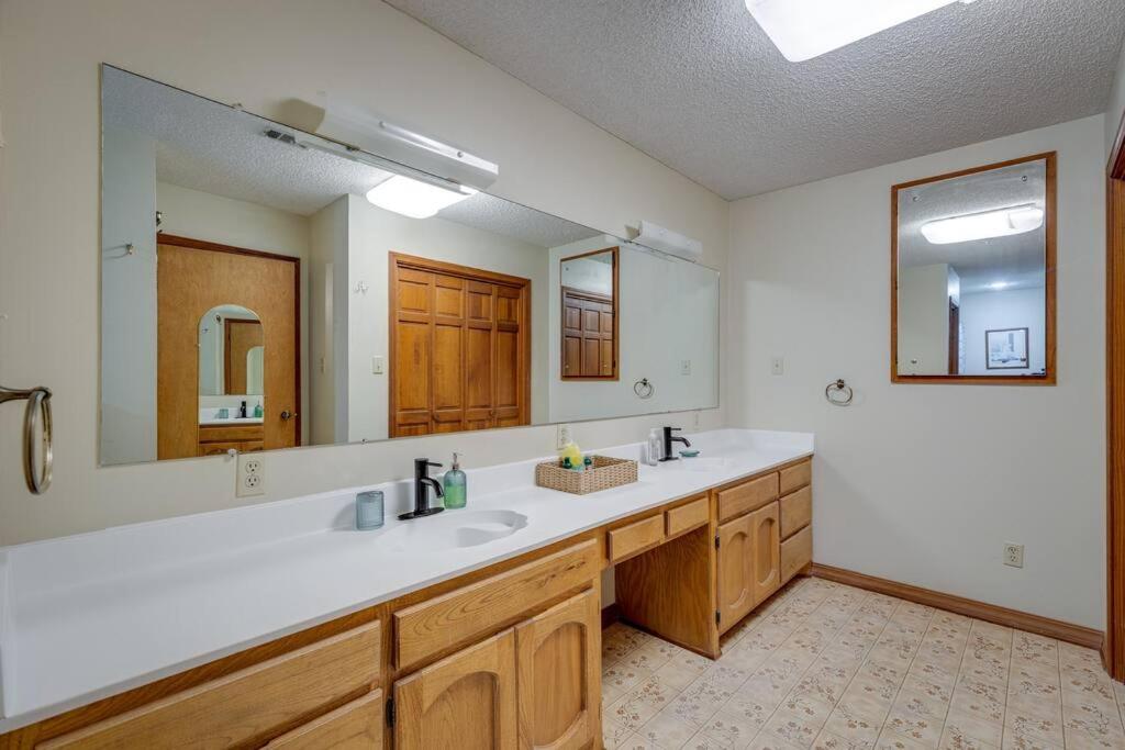West Monroe Vacations - Rustic Flames 4-Bedroom Comfort - Property Image 2