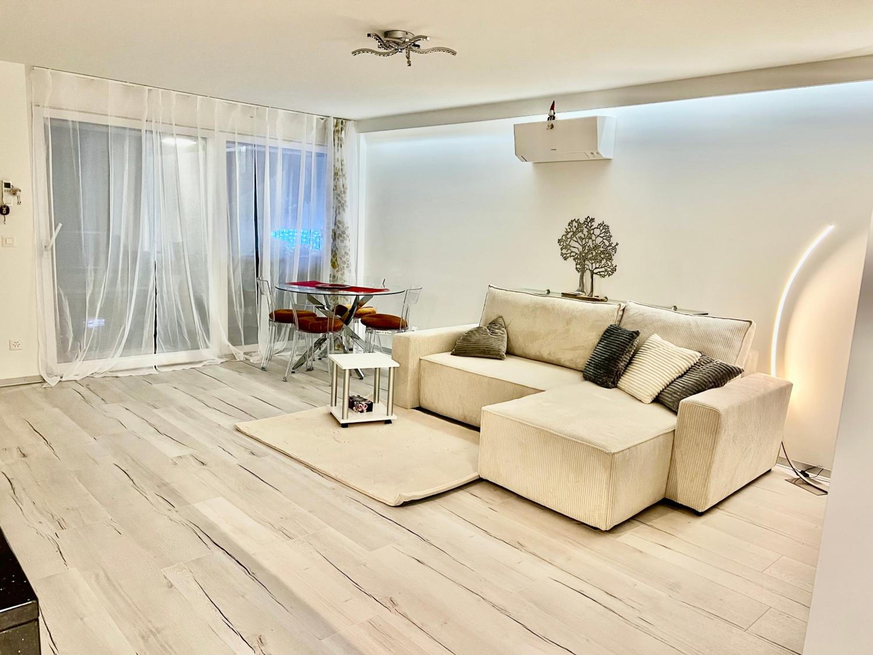 Spa luxury app for 2 or 4 pers centre lac view