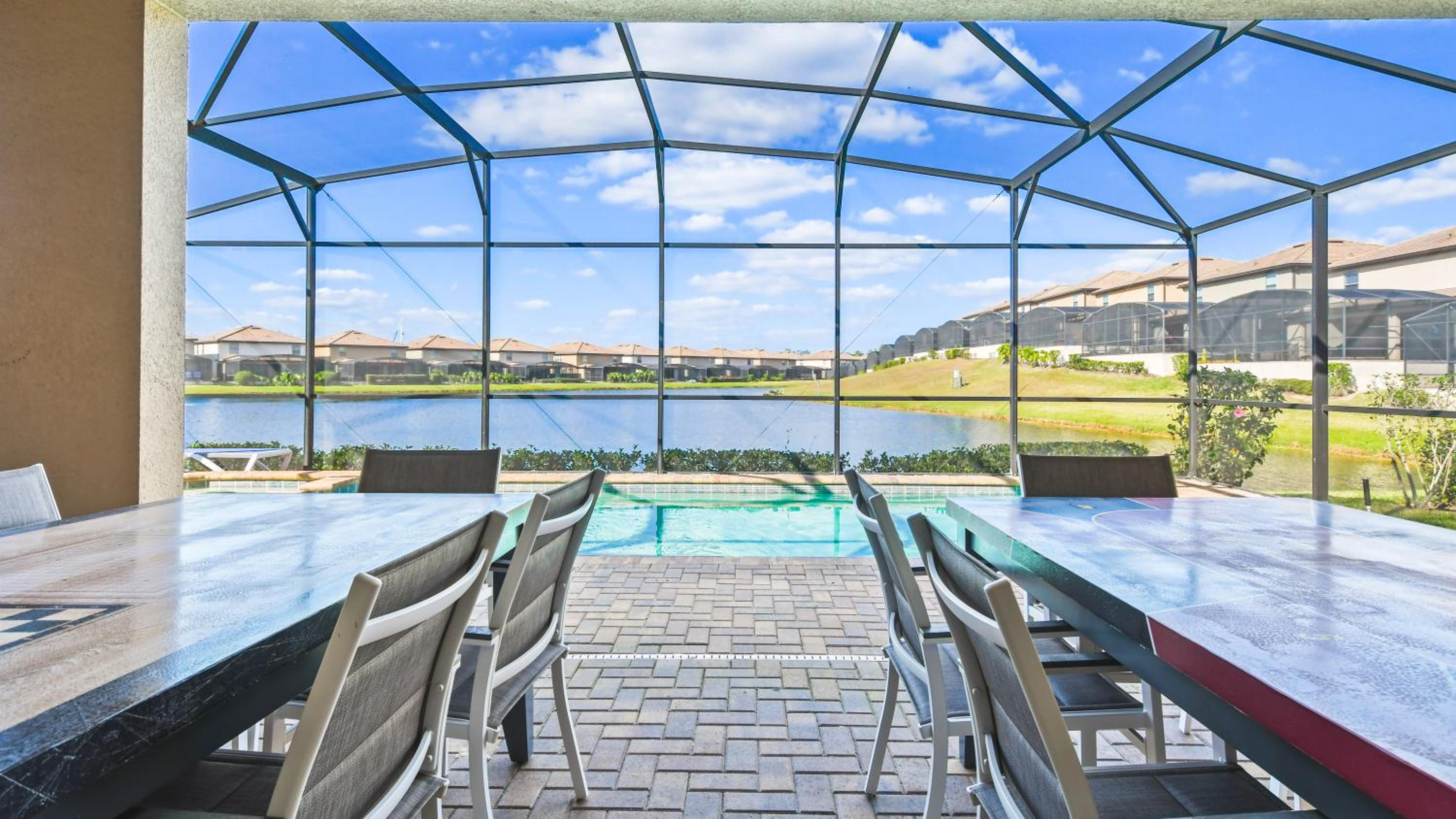 Elegant Orlando Home: Pool, Spa & Theme Parks view 2