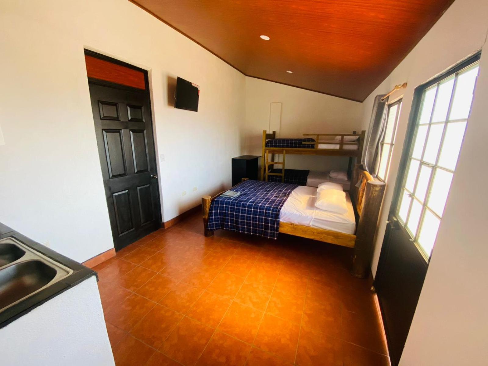 Hotel 17-52