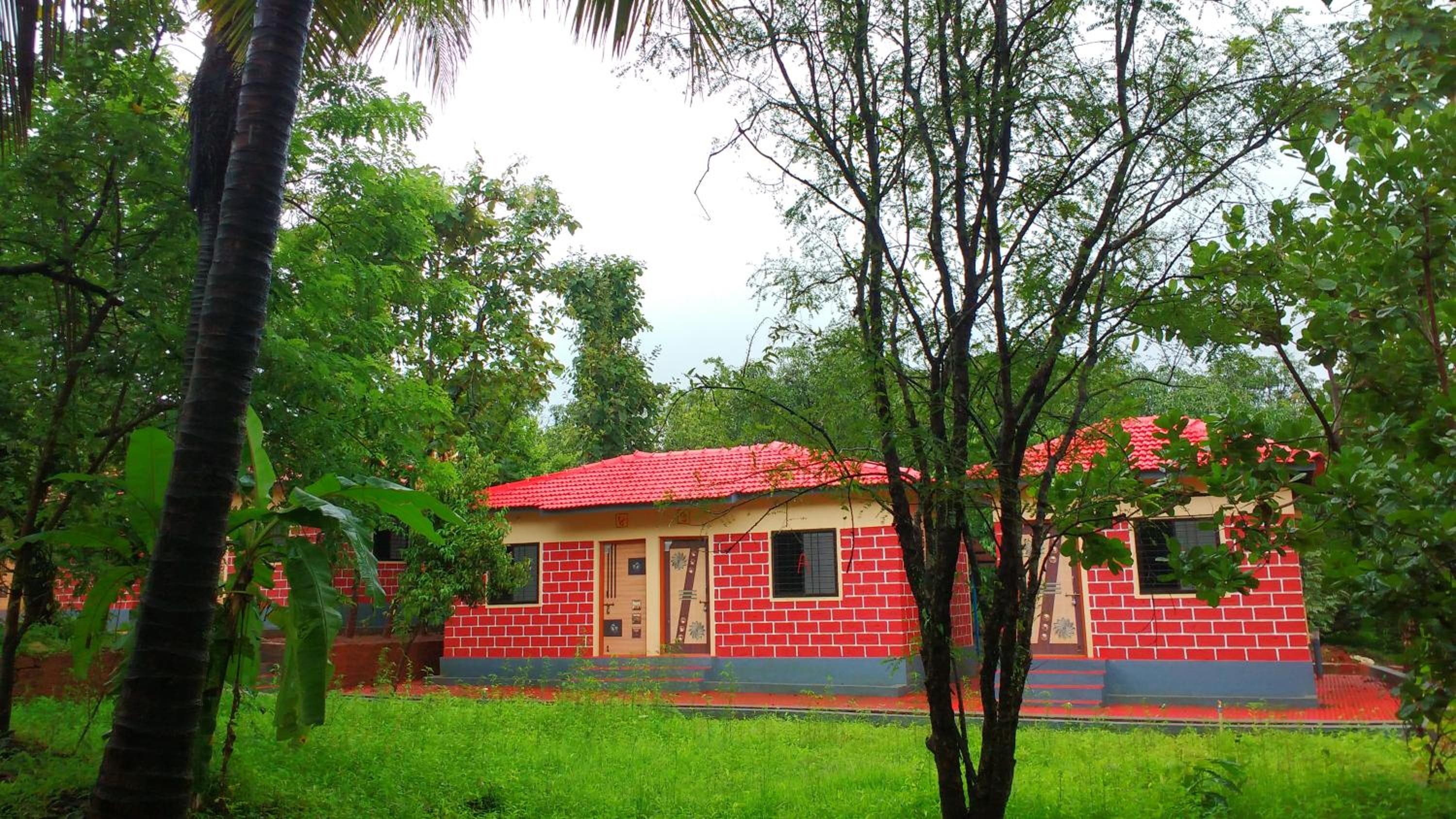 Avdhut Hotel view 4