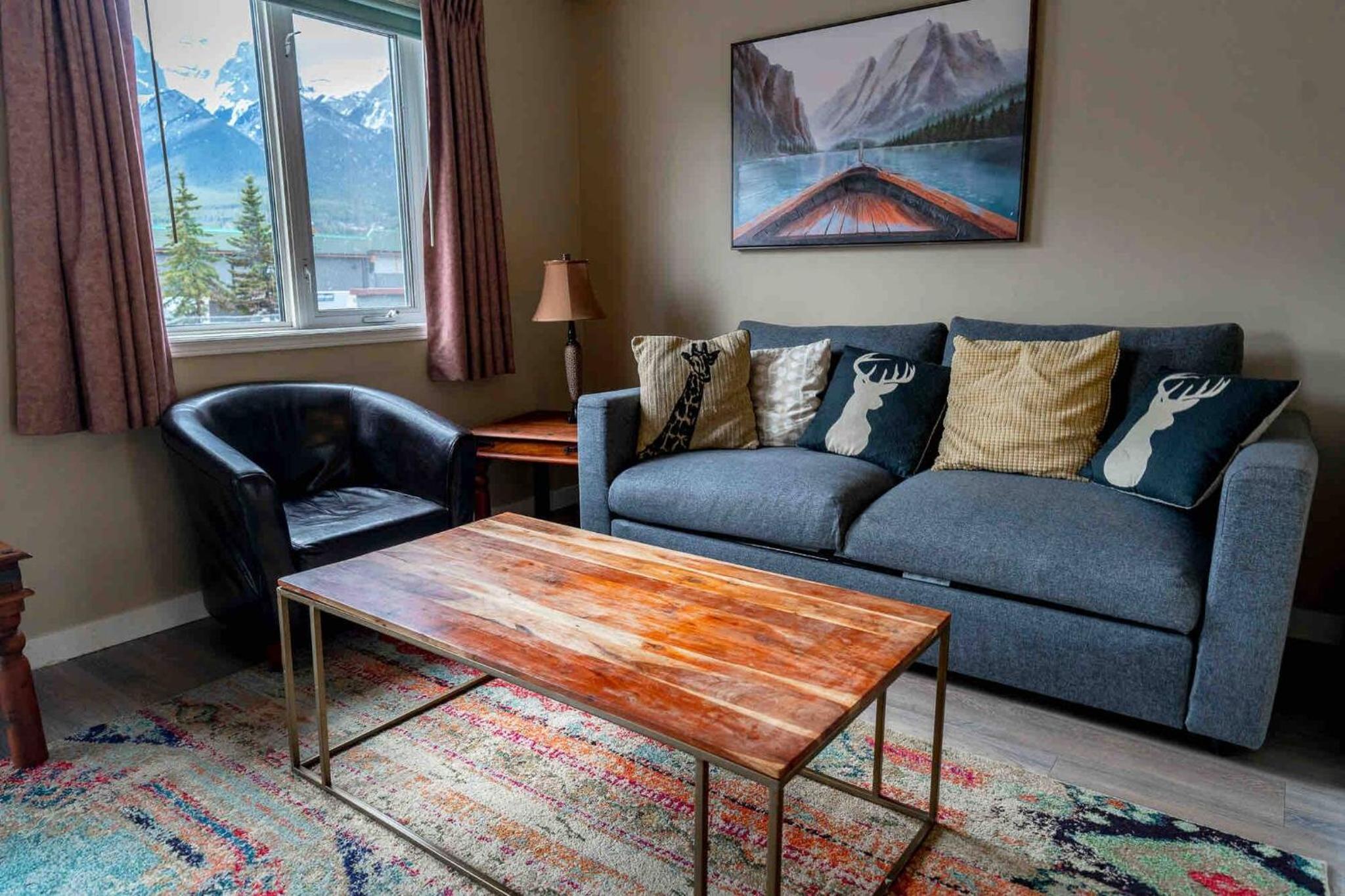Mountain View 3br Loft Walk To Dt king fireplace