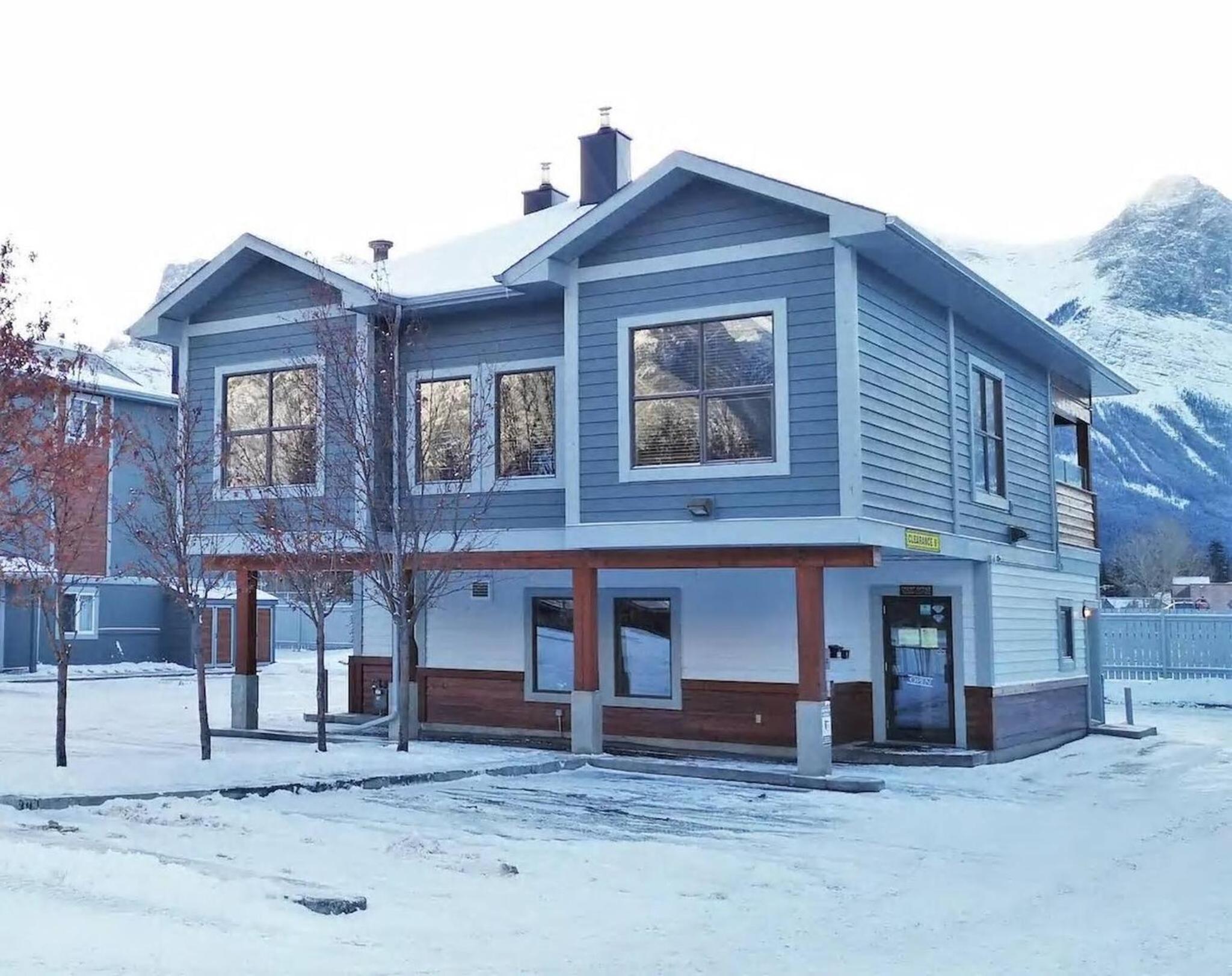 Mountain View 3br Loft Walk To Dt king fireplace