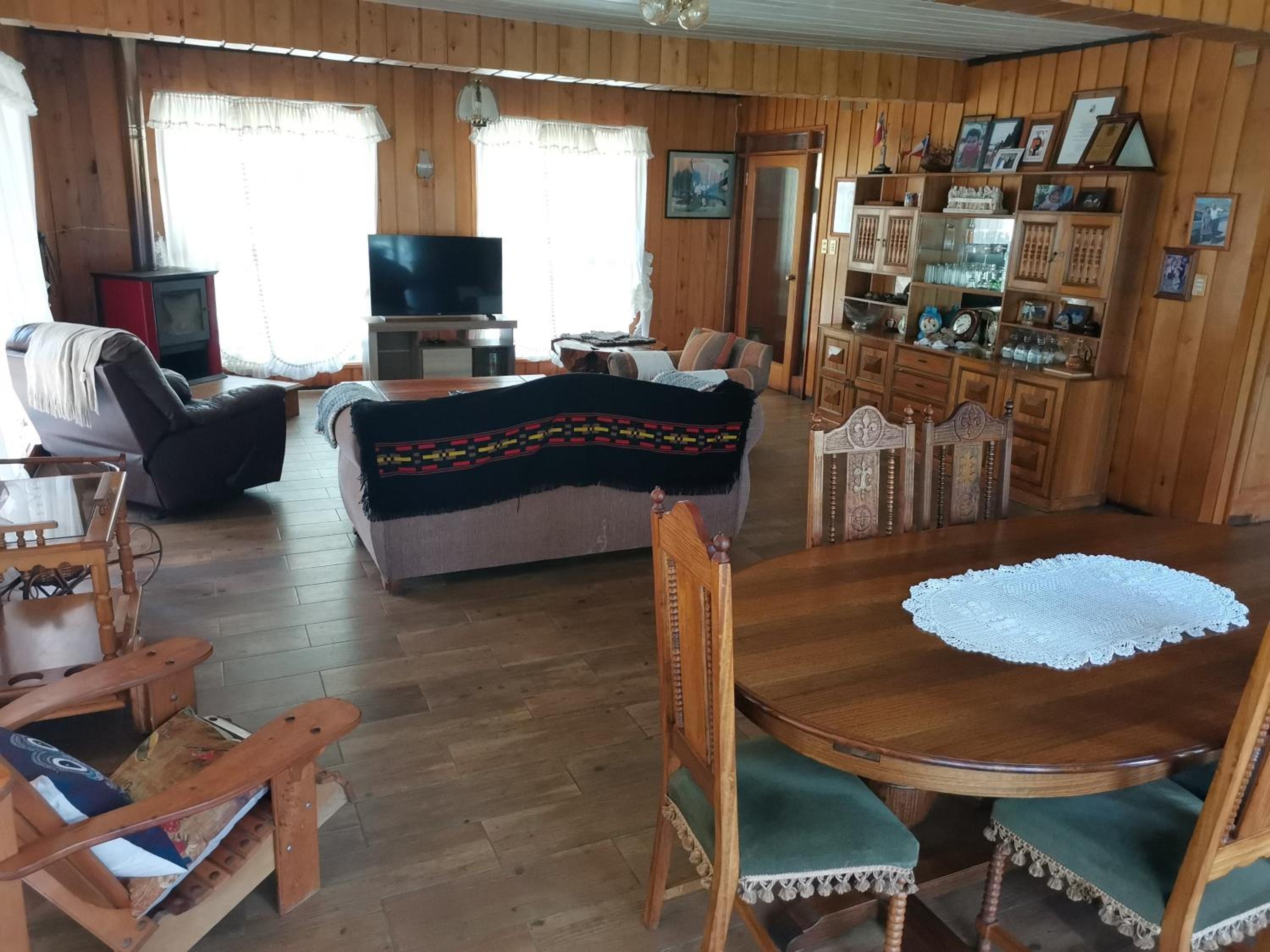 Cabañas y Hostal Casa de Campo Rukaleufu a orillas del Rio Huiscapi