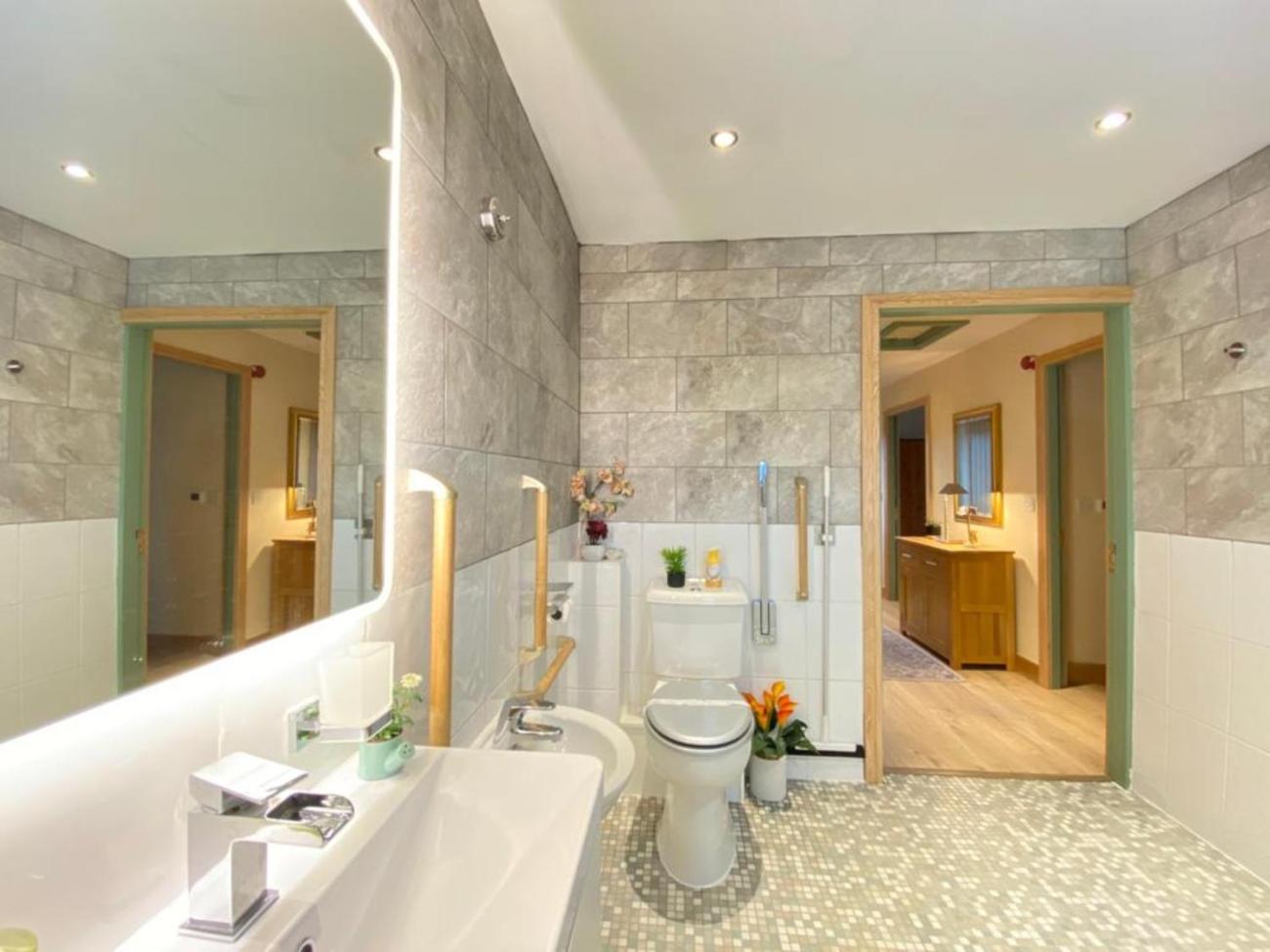 Penrith Vacations - Lake District romantic get away in 1 acre gardens off M6 - Property Image 47