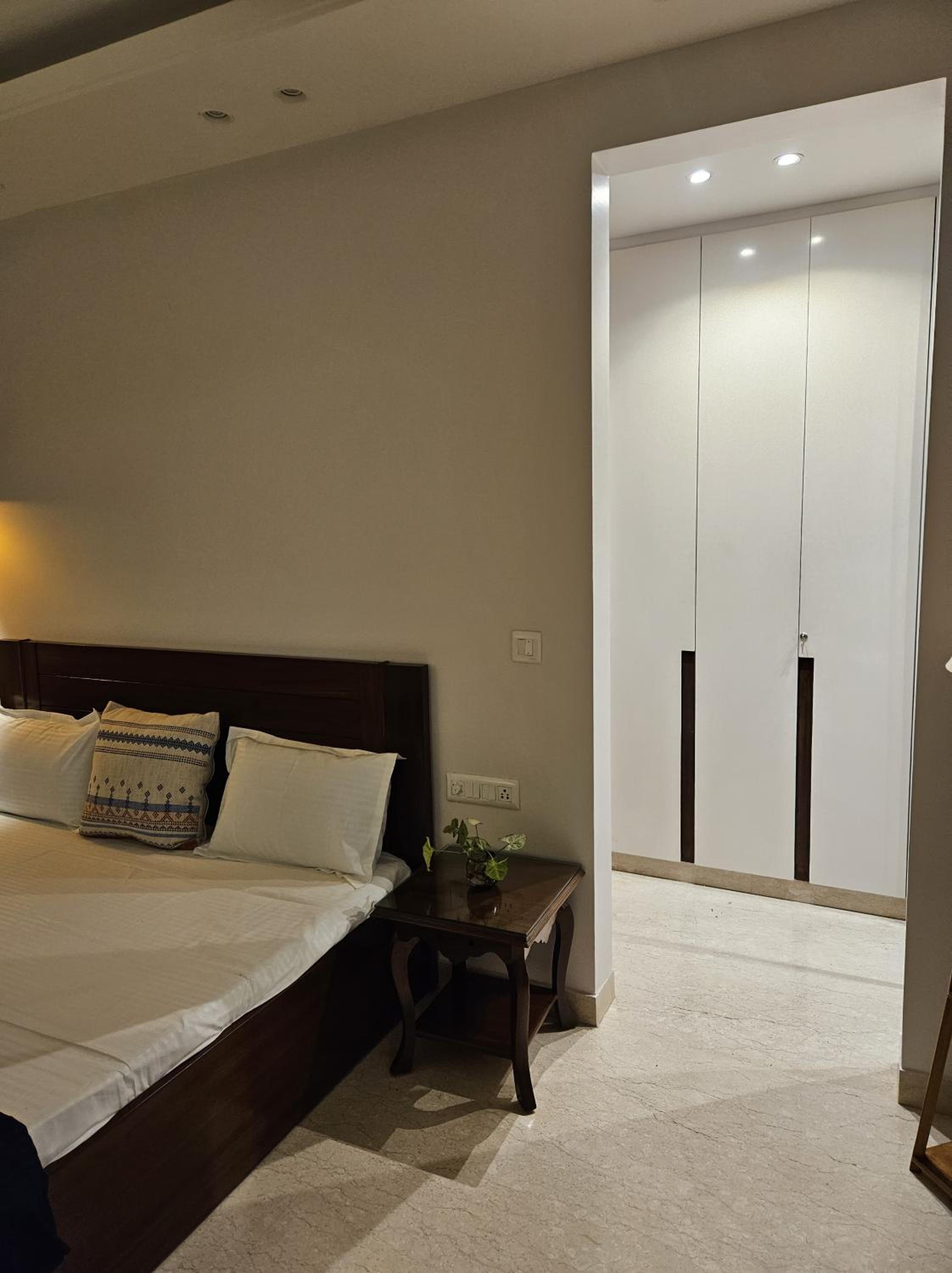 South delhi Monument View by Maple Key Stays - 3BHK & Terrace view 3