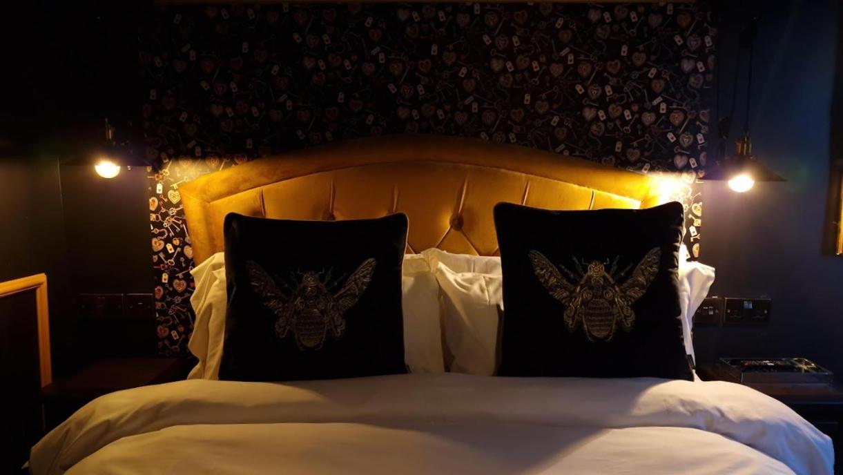 Oxford Vacations - The Mad Hatter's Guestrooms - Property Image 4