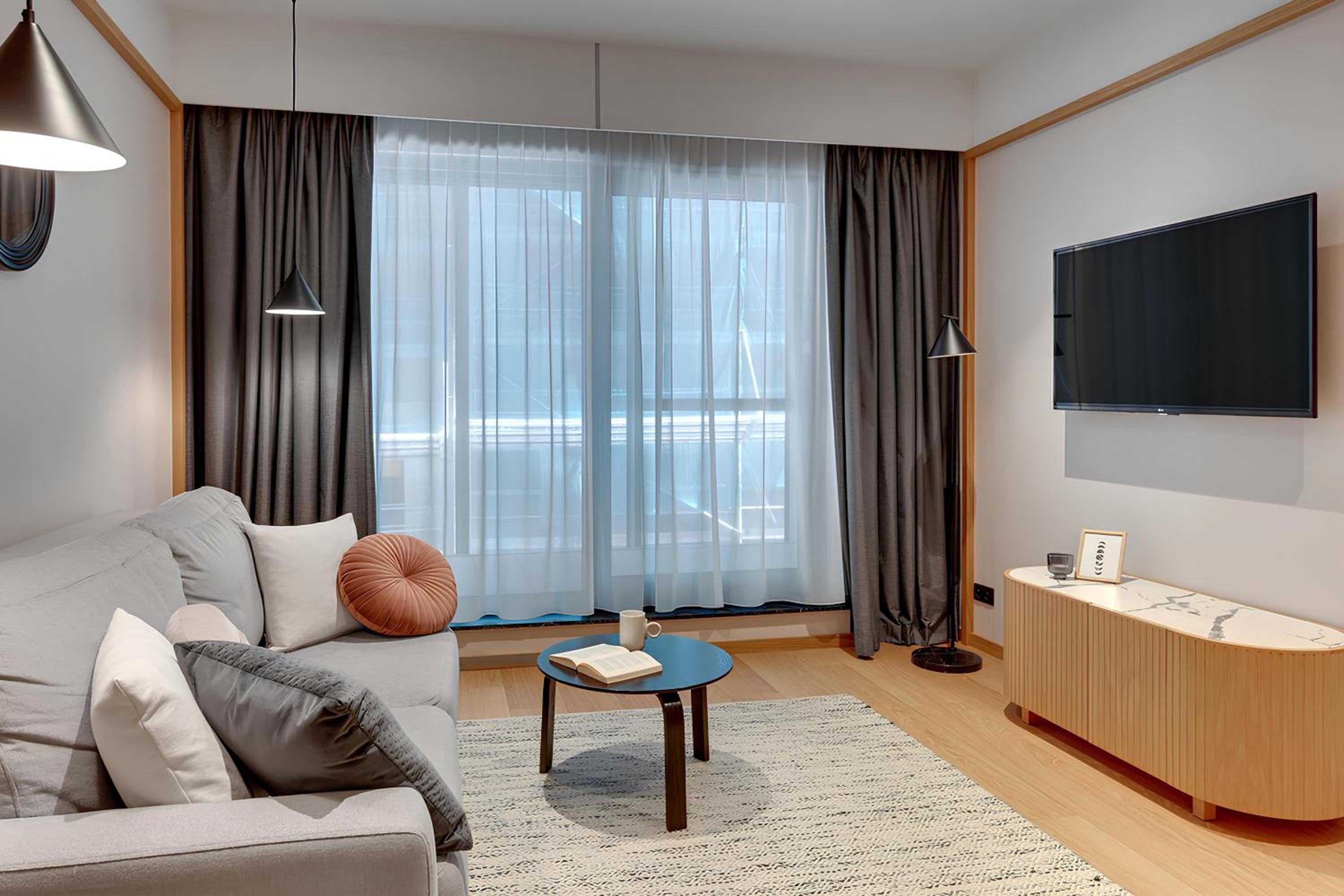 Deo Plaza Apartments