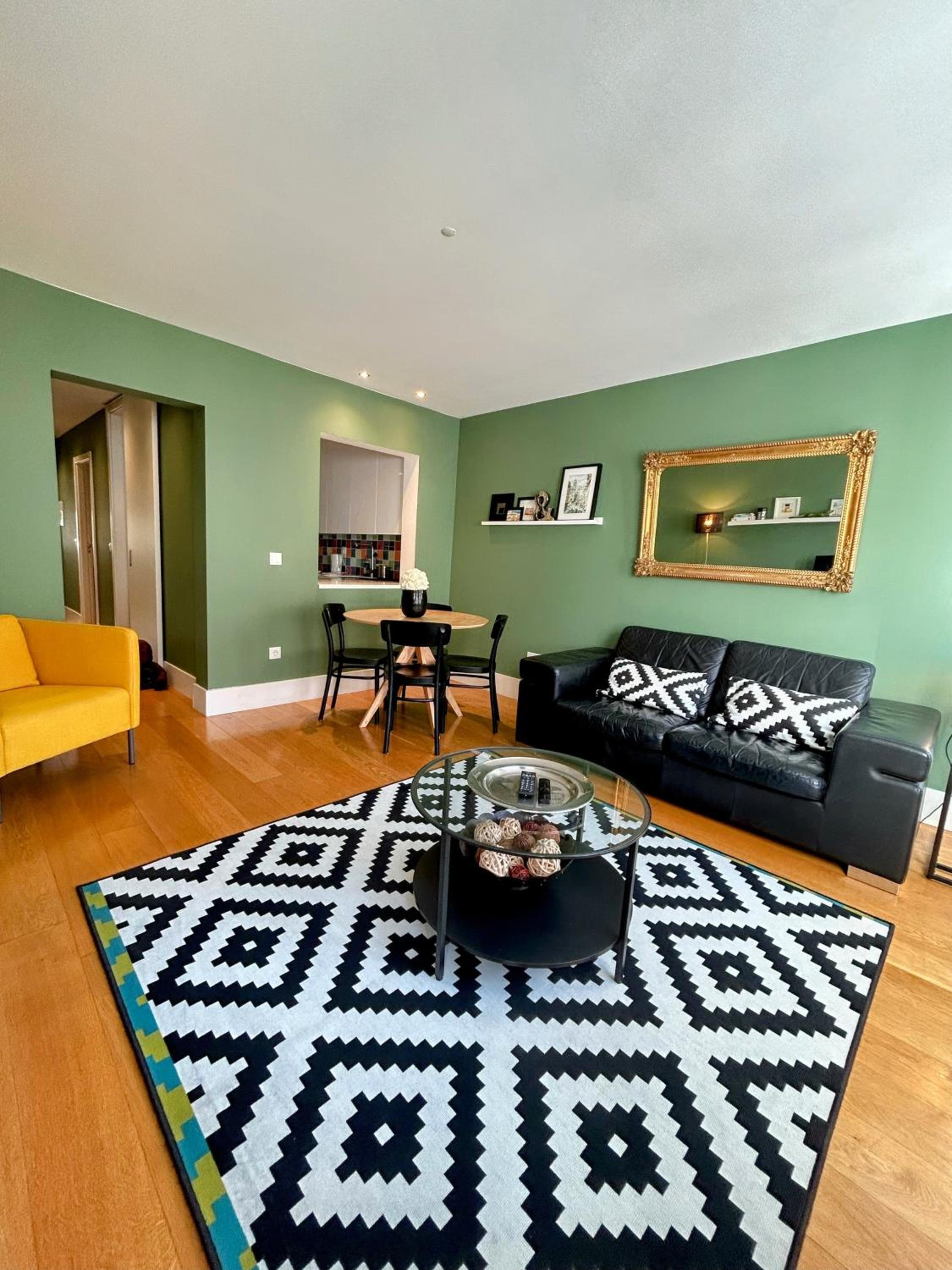 Premium Lisbon Design Flat - Príncipe Real view 2