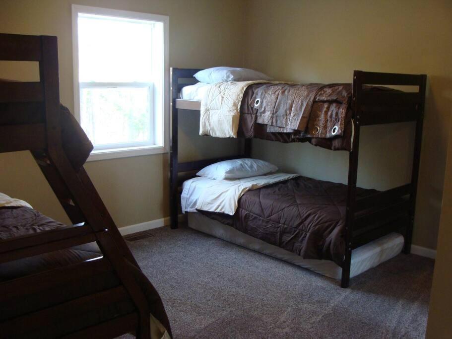 Beulah Land Guest House w/King Bed & Jacuzzi Tub view 2