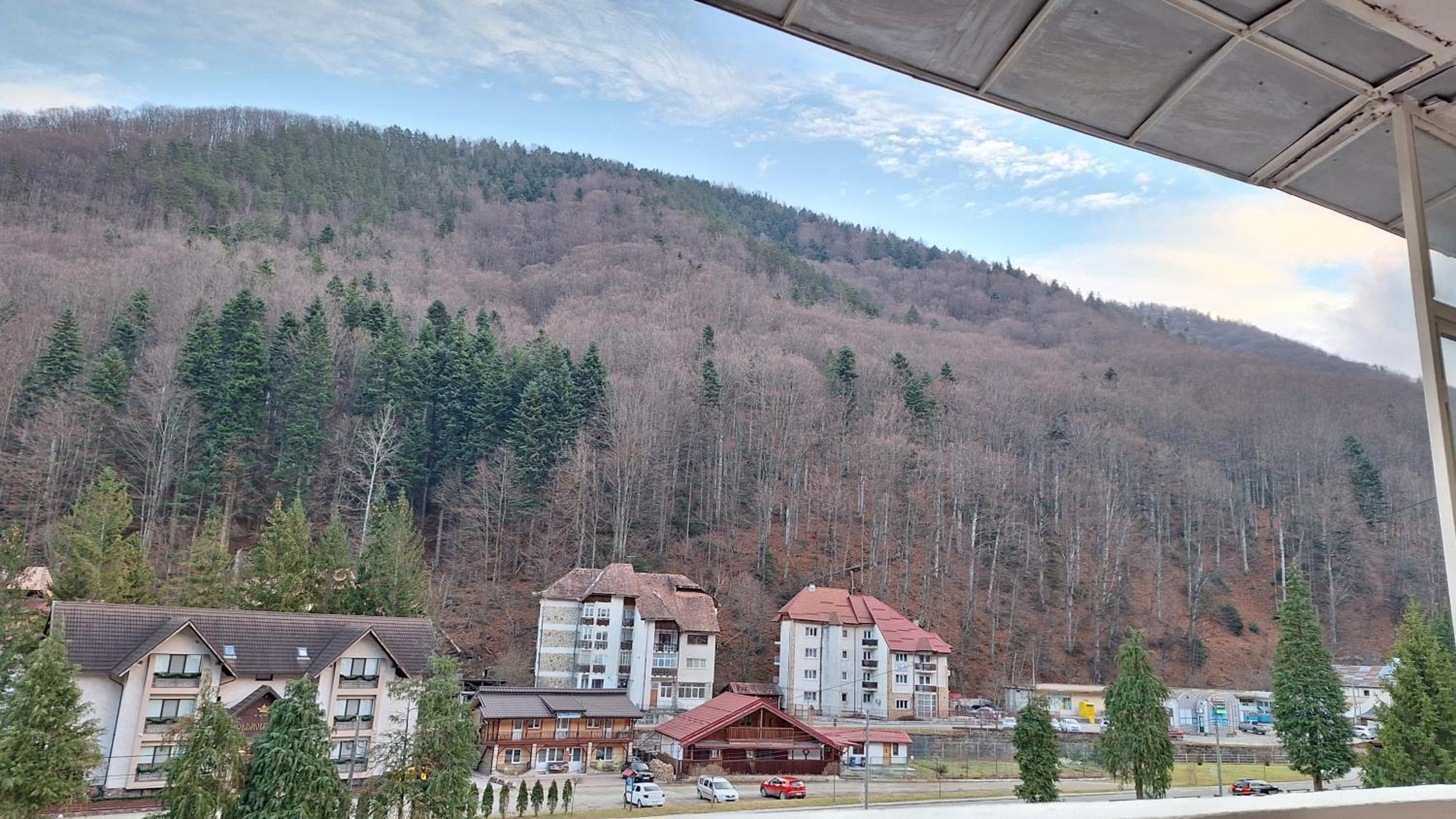 Apartament 3 camere Slanic Moldova. priveliste deosebita! 200m pârtie view 4