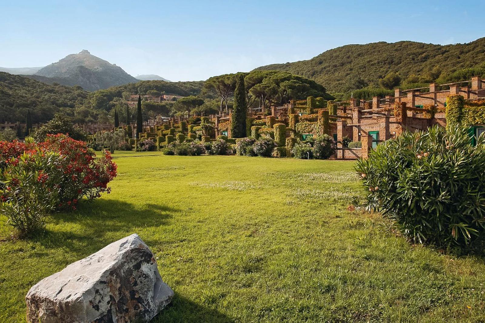 Suite Eleven Tuscany Apartments view 4