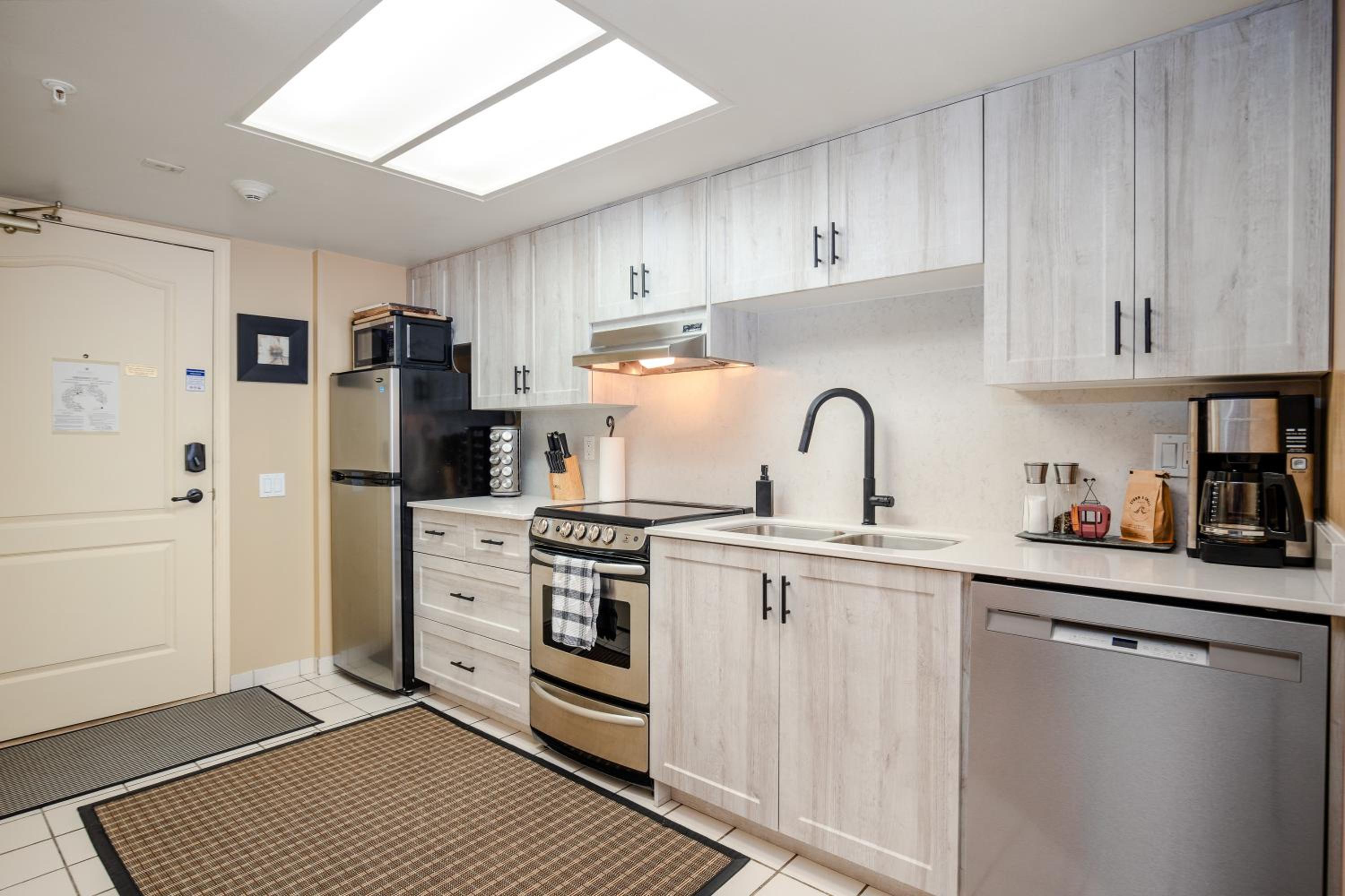 The Maple Ski-in Ski-out 1 Bed with Hot Tub and Pool