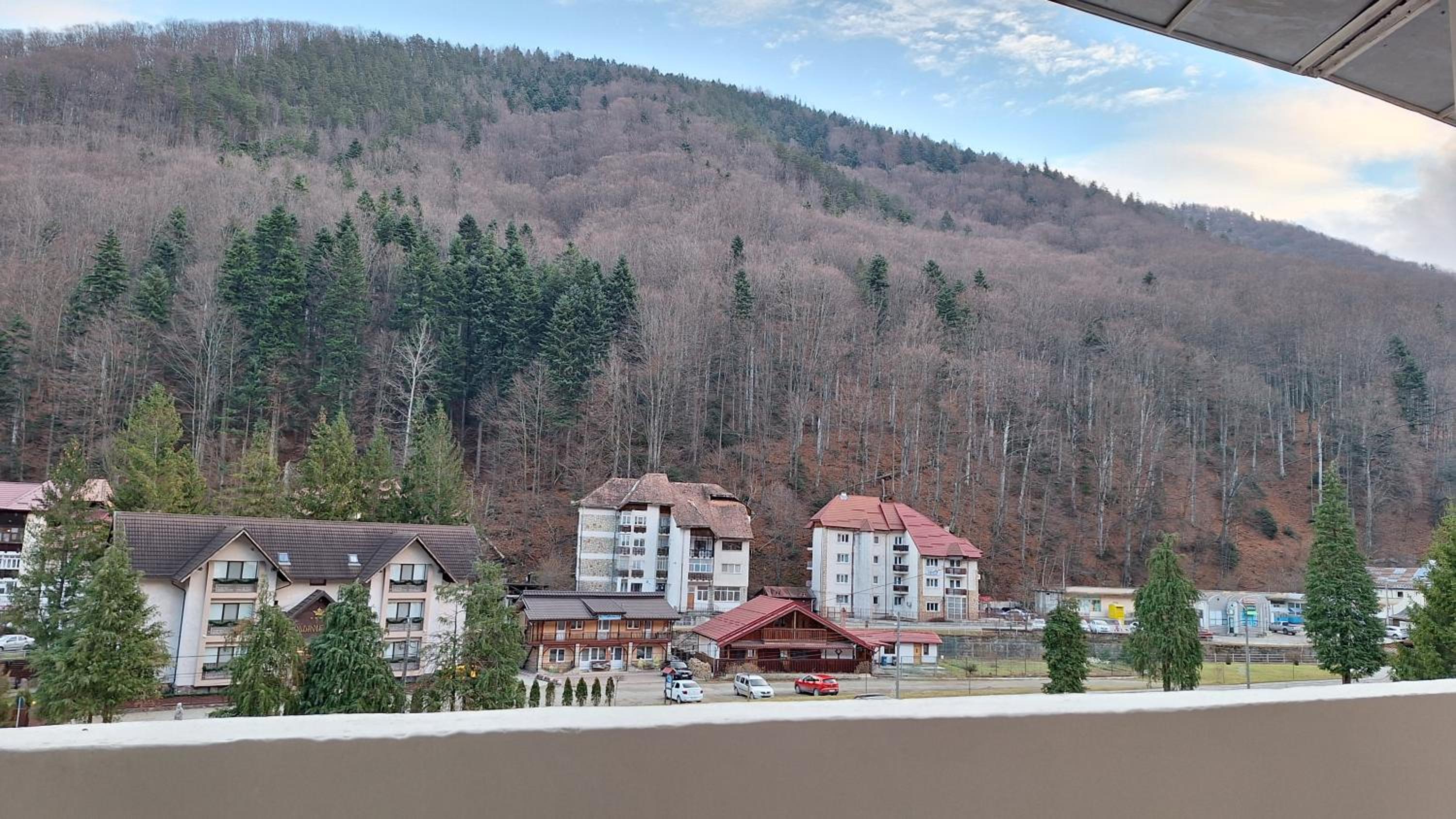 Apartament 3 camere Slanic Moldova. priveliste deosebita! 200m pârtie view 3