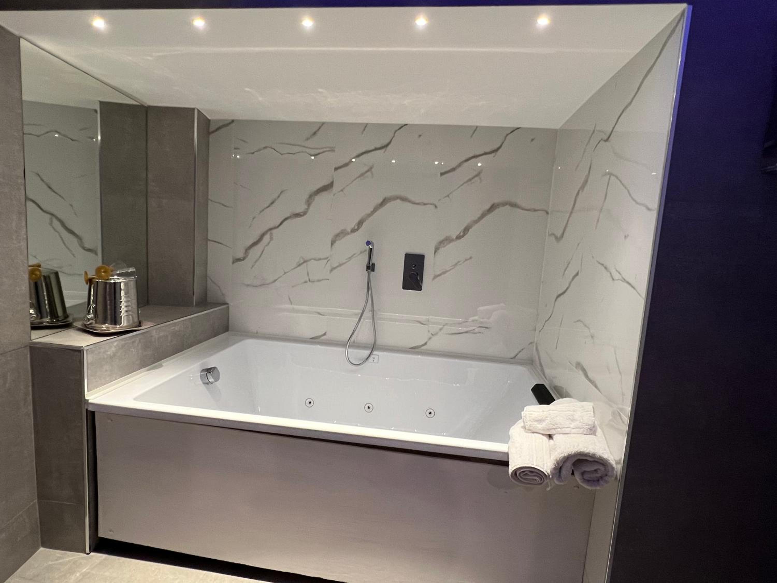 lemon suites apartments
