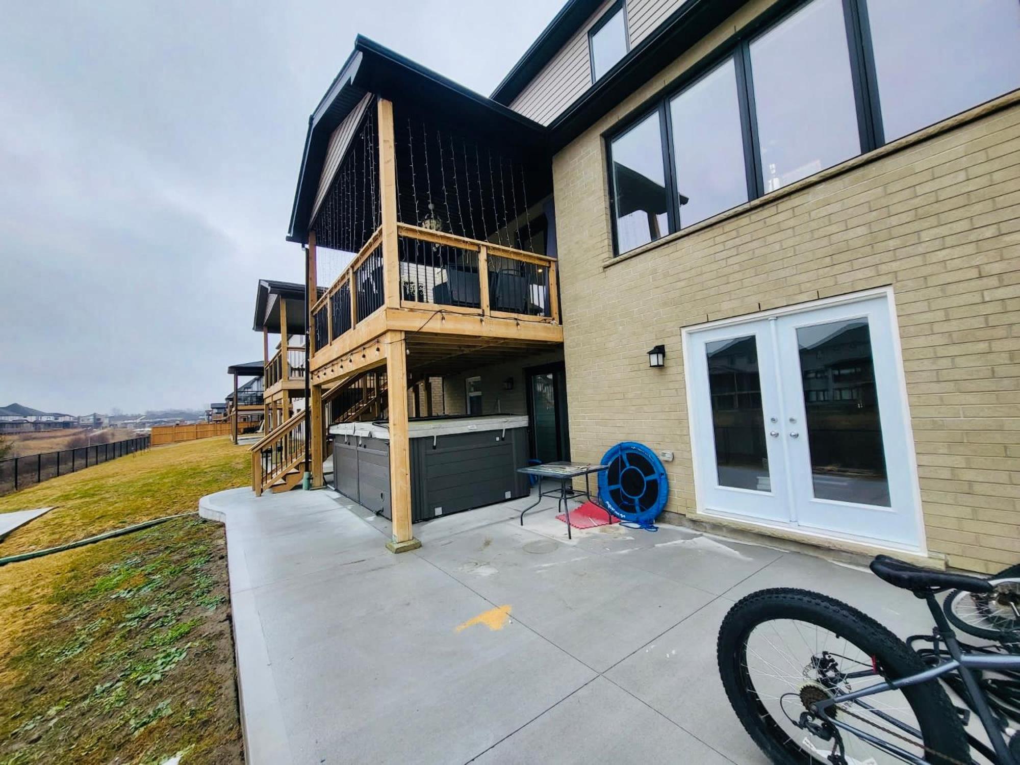Holiday home with all season Swim spa & Pond view