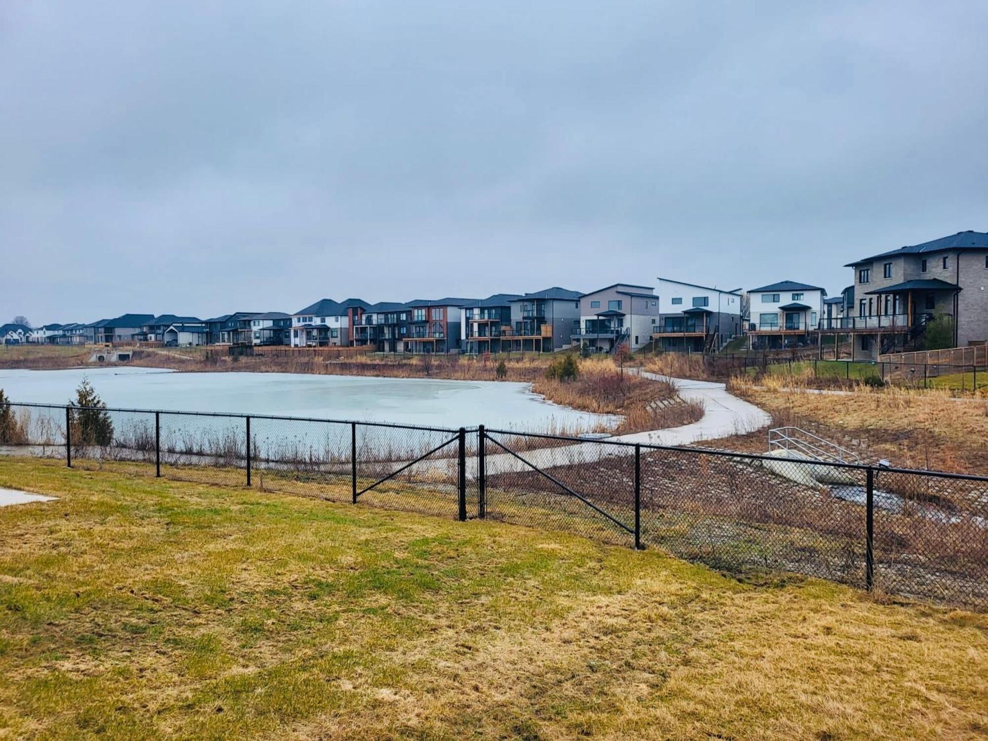 Holiday home with all season Swim spa & Pond view