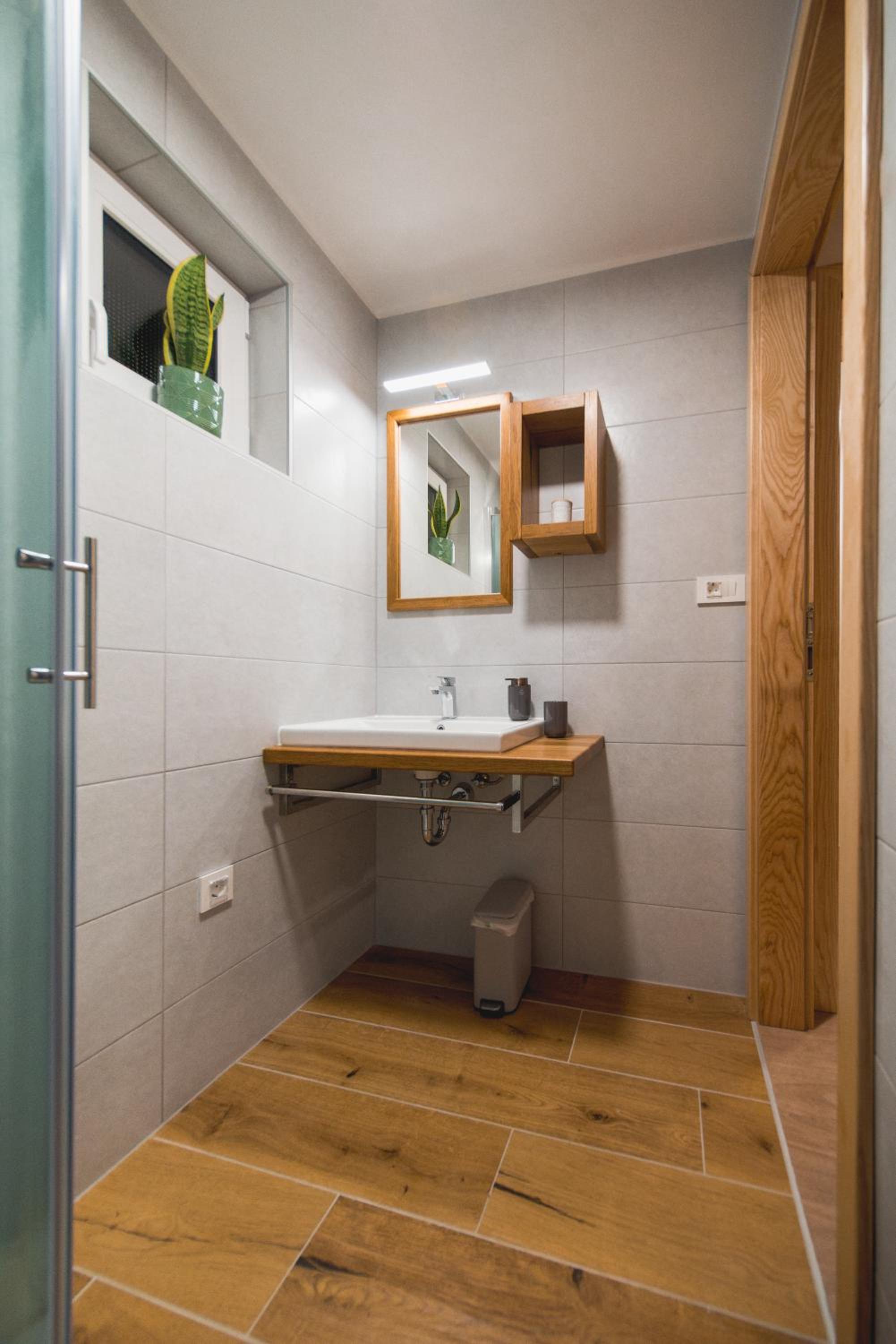 Apartment House VINARIA view 4