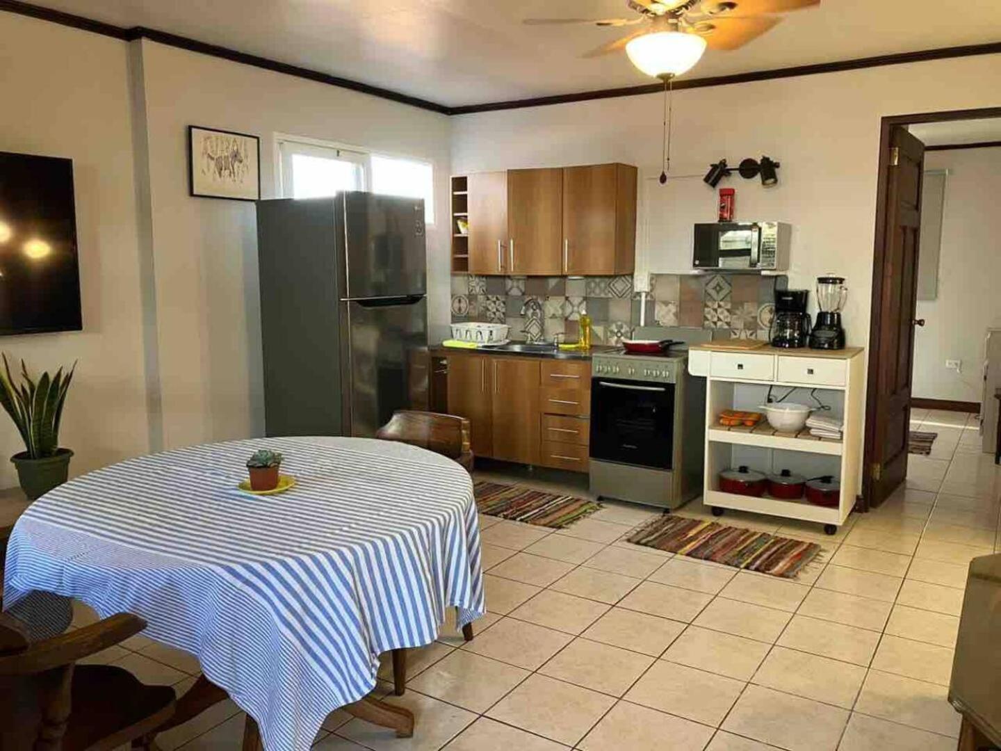 Beautiful Fully Equipped Apartment East San José
