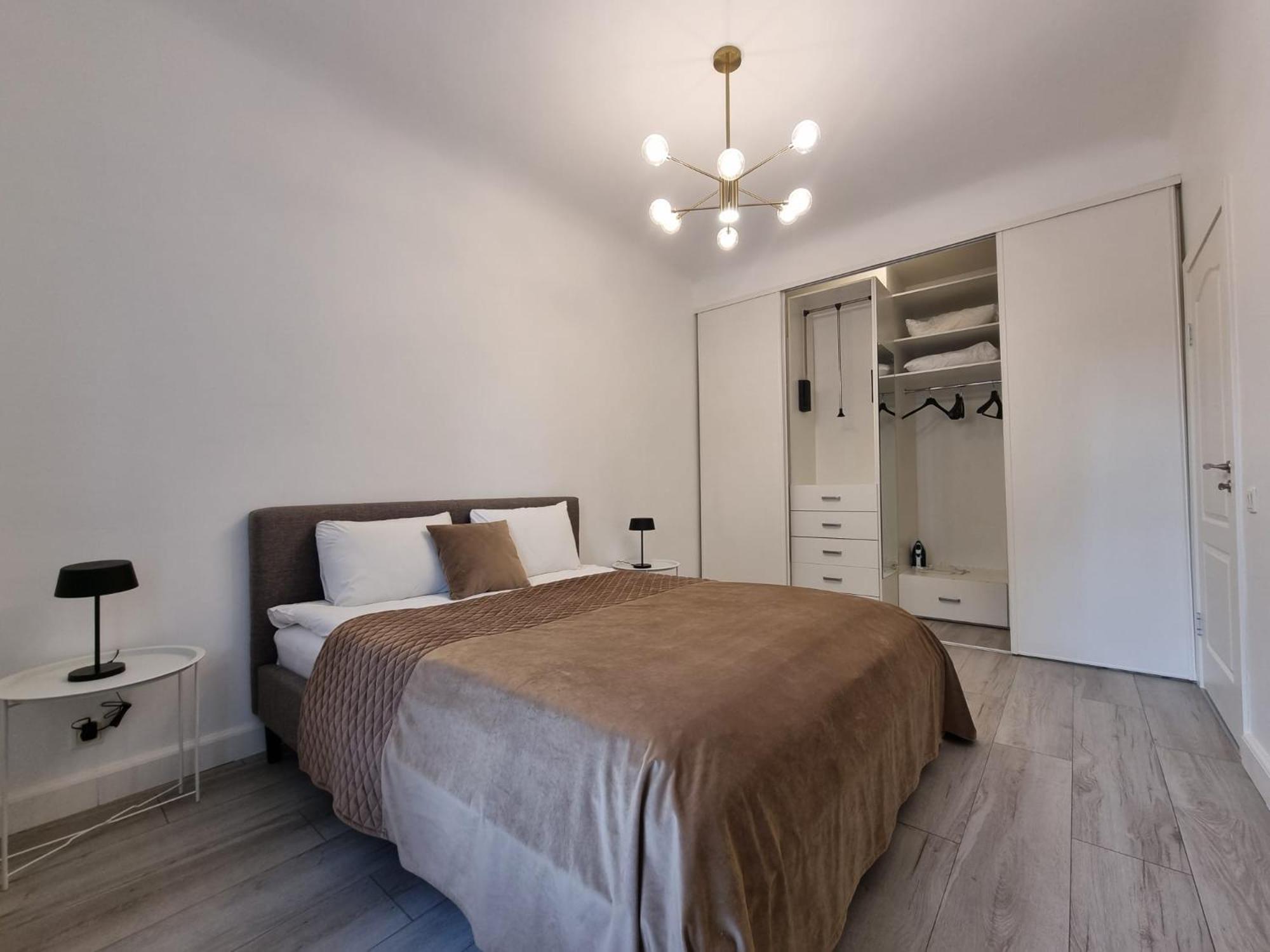 City Inn River view 2 Bedroom apartment with parking view 3