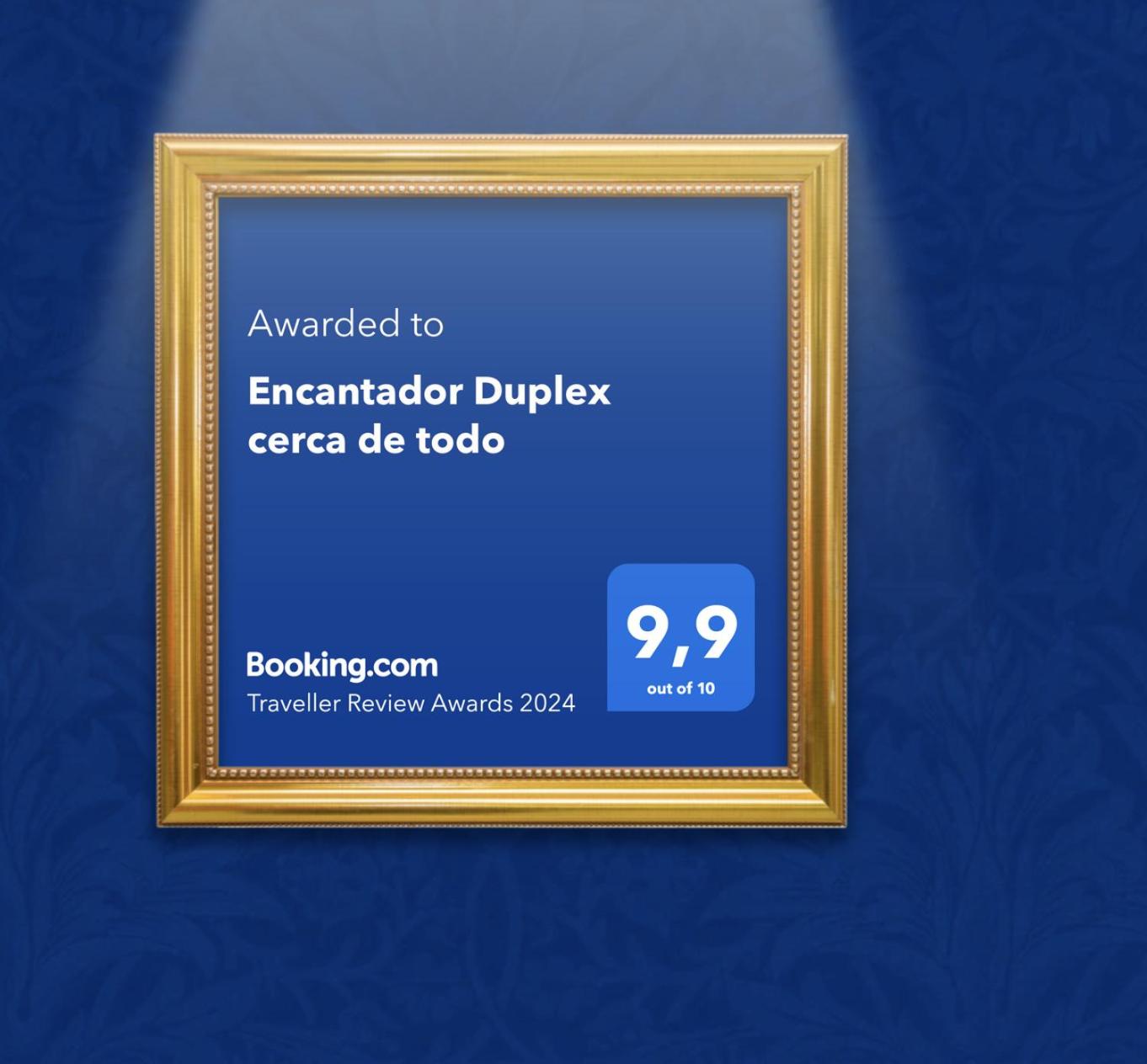 Encantador Duplex cerca de todo